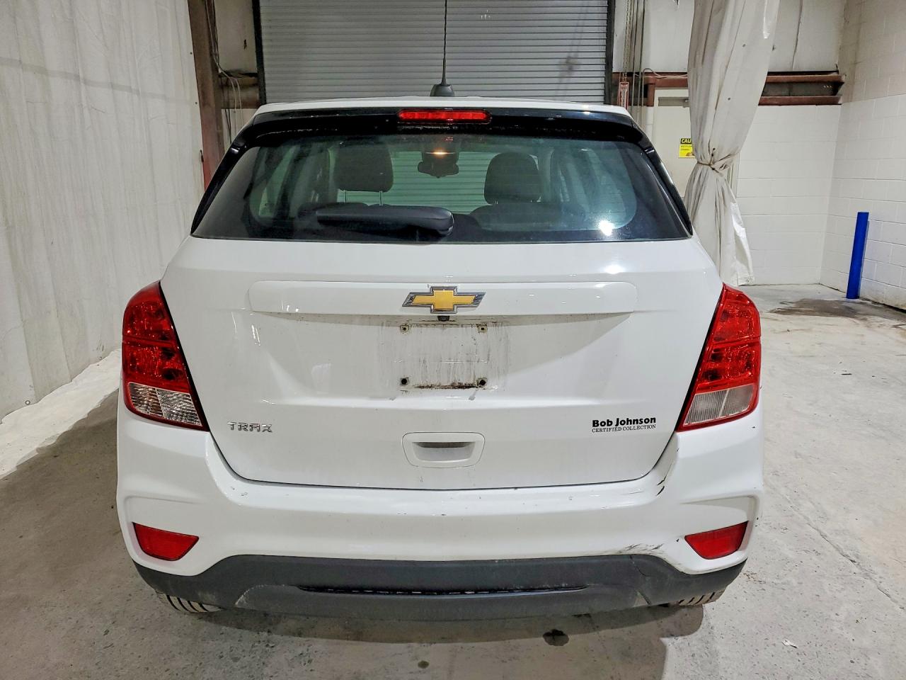2018 Chevrolet Trax Ls White vin: KL7CJKSB3JB630344