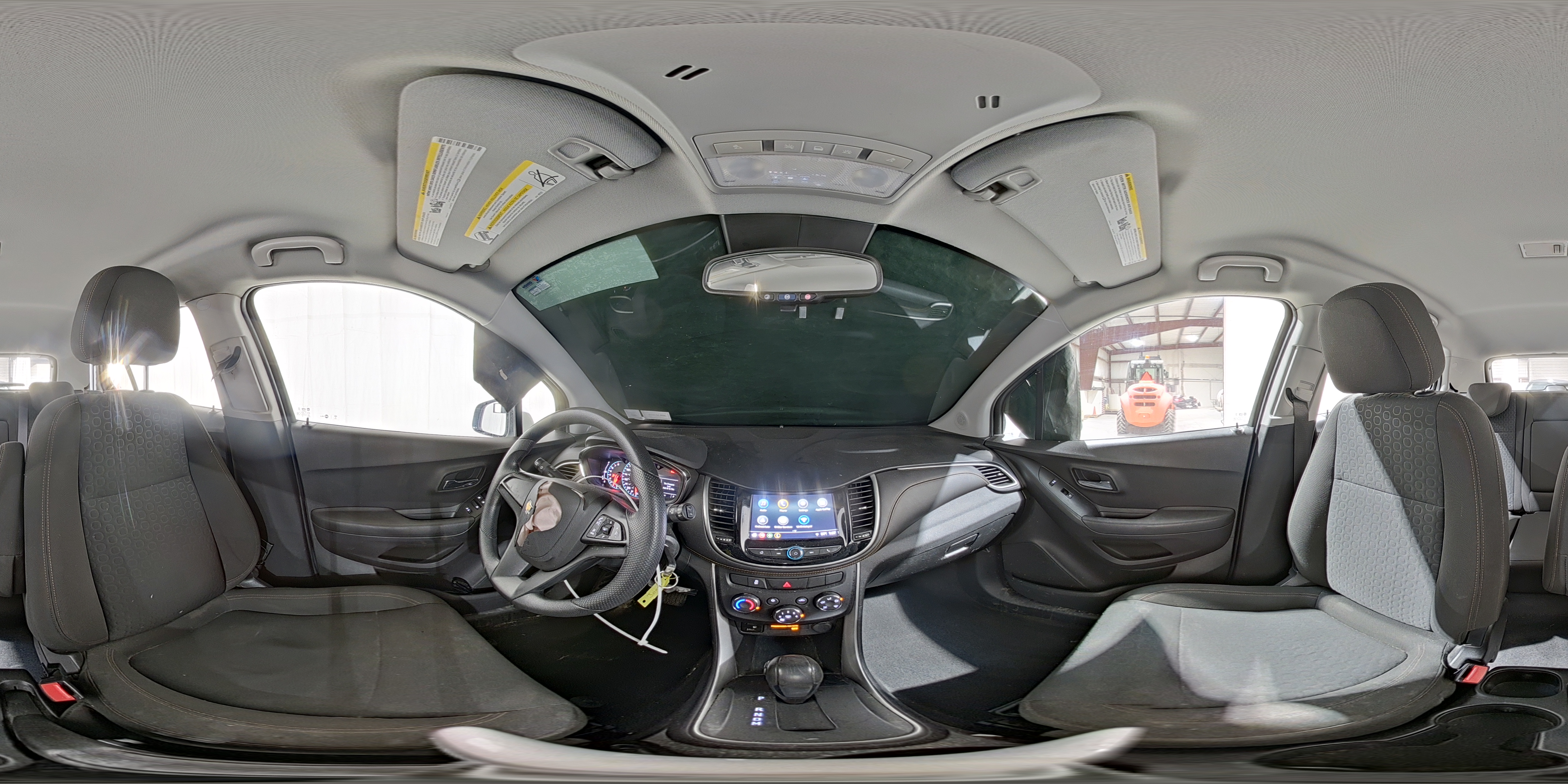 2018 Chevrolet Trax Ls White vin: KL7CJKSB3JB630344
