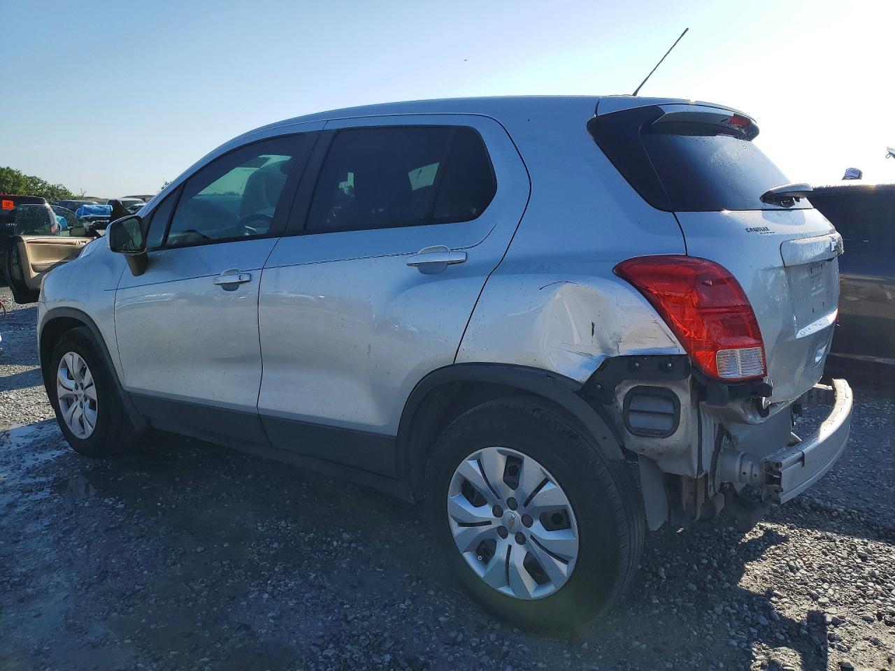 2015 Chevrolet Trax Ls Серебряный vin: KL7CJKSB4FB065349