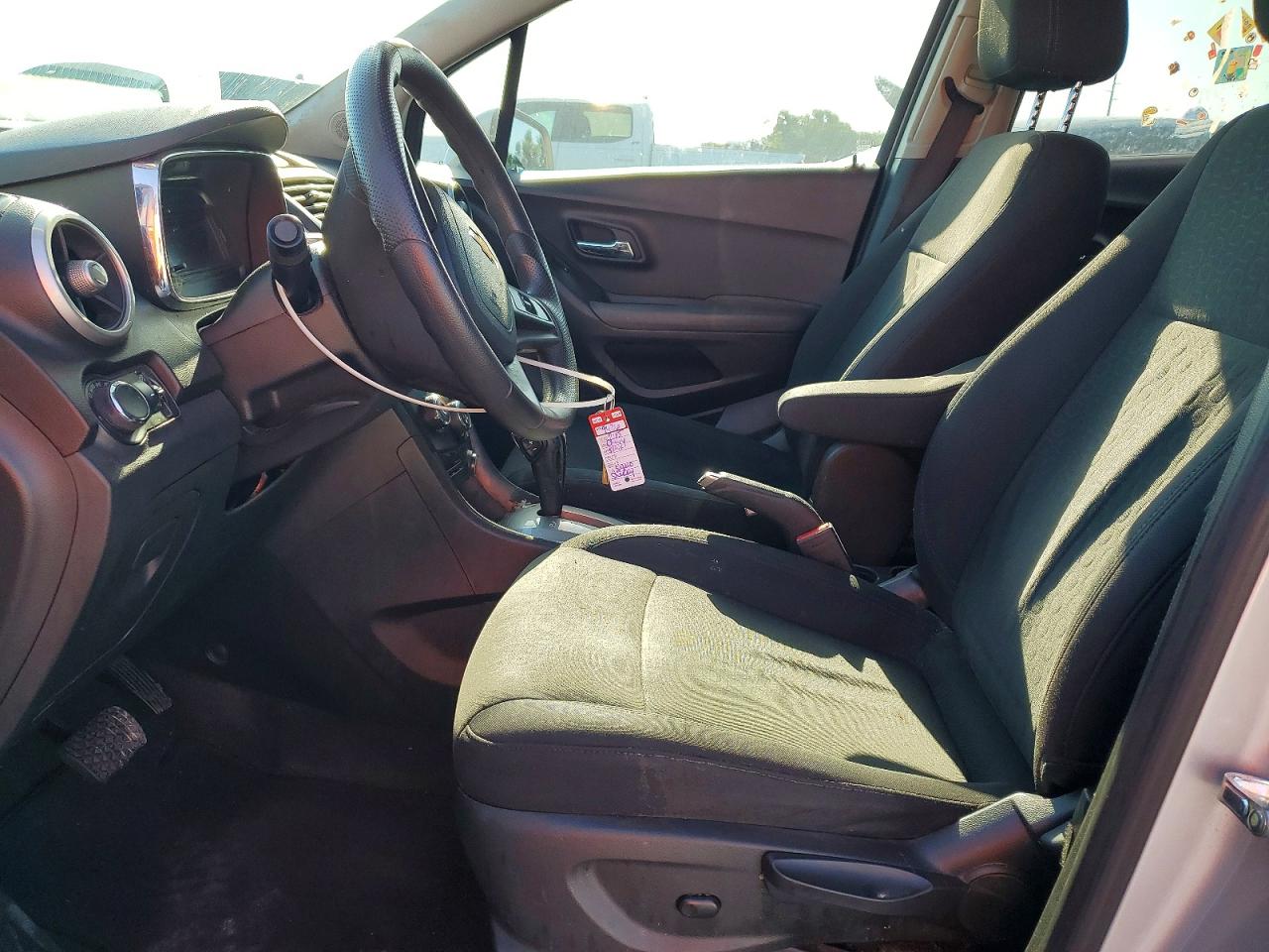 2015 Chevrolet Trax Ls Серебряный vin: KL7CJKSB4FB065349