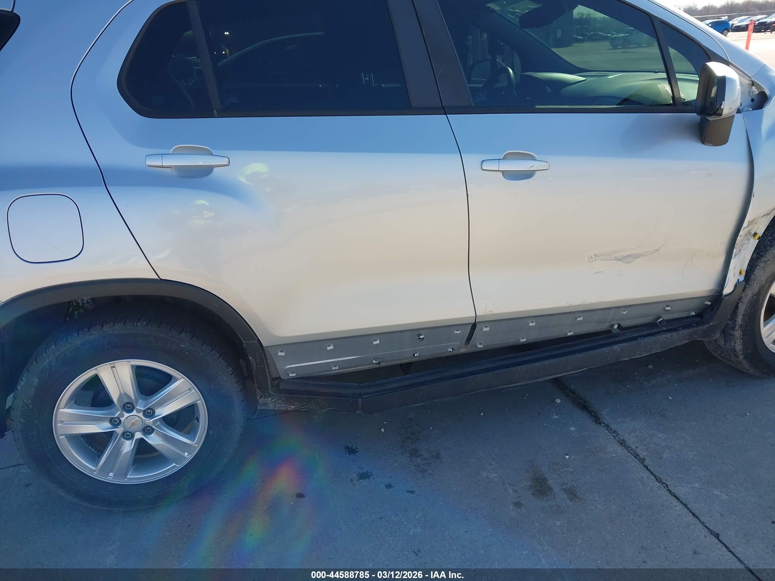 2017 Chevrolet Trax Ls Серебряный vin: KL7CJKSB4HB103620