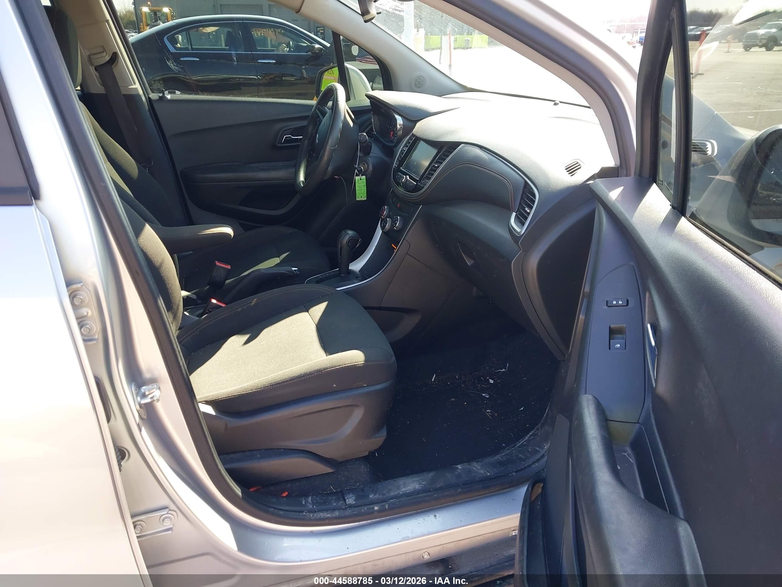 2017 Chevrolet Trax Ls Серебряный vin: KL7CJKSB4HB103620