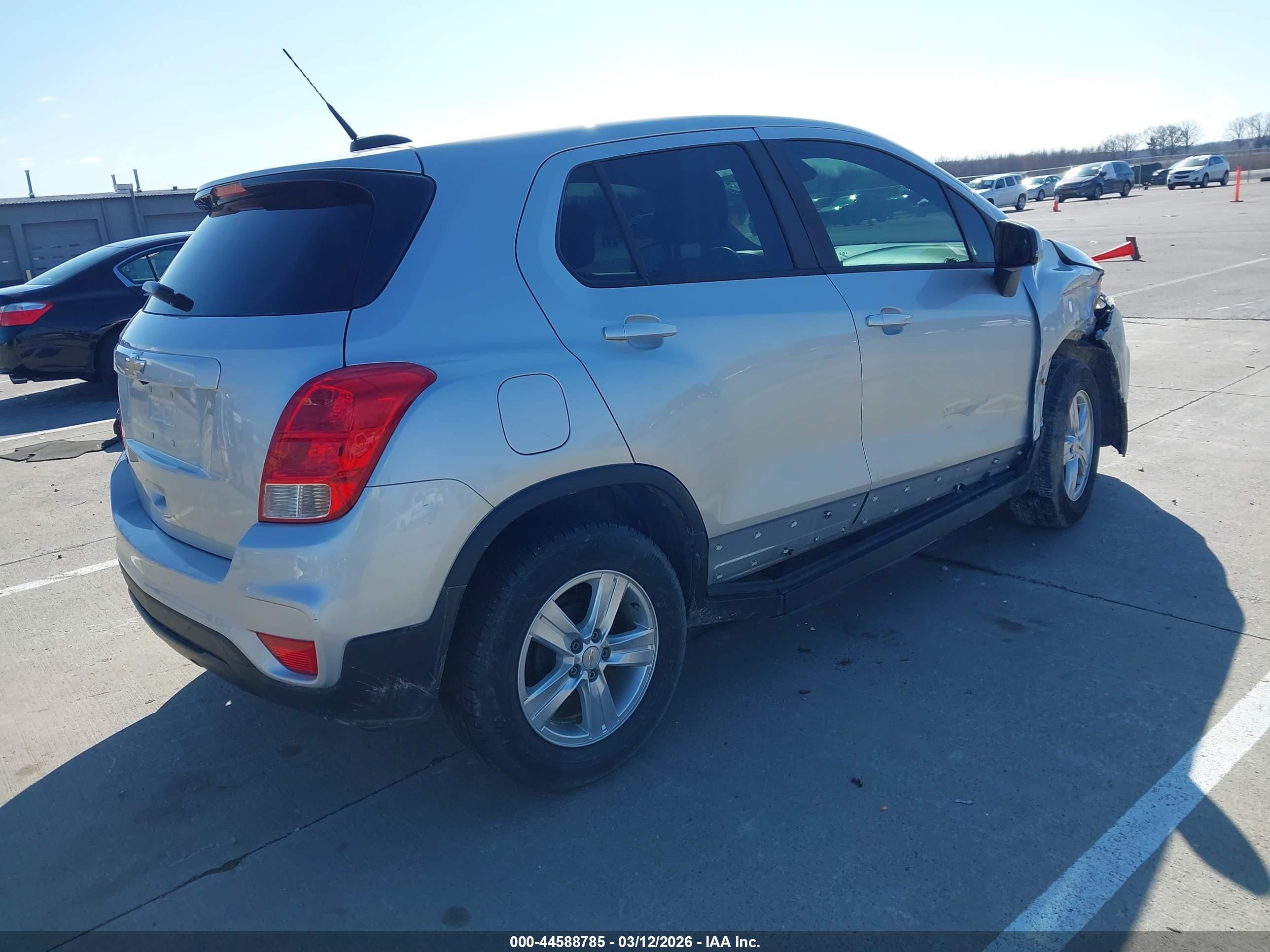 2017 Chevrolet Trax Ls Серебряный vin: KL7CJKSB4HB103620