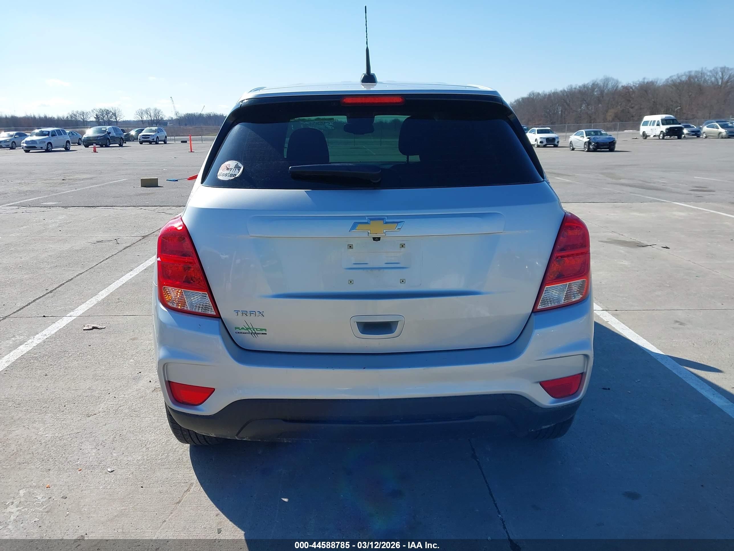 2017 Chevrolet Trax Ls Серебряный vin: KL7CJKSB4HB103620