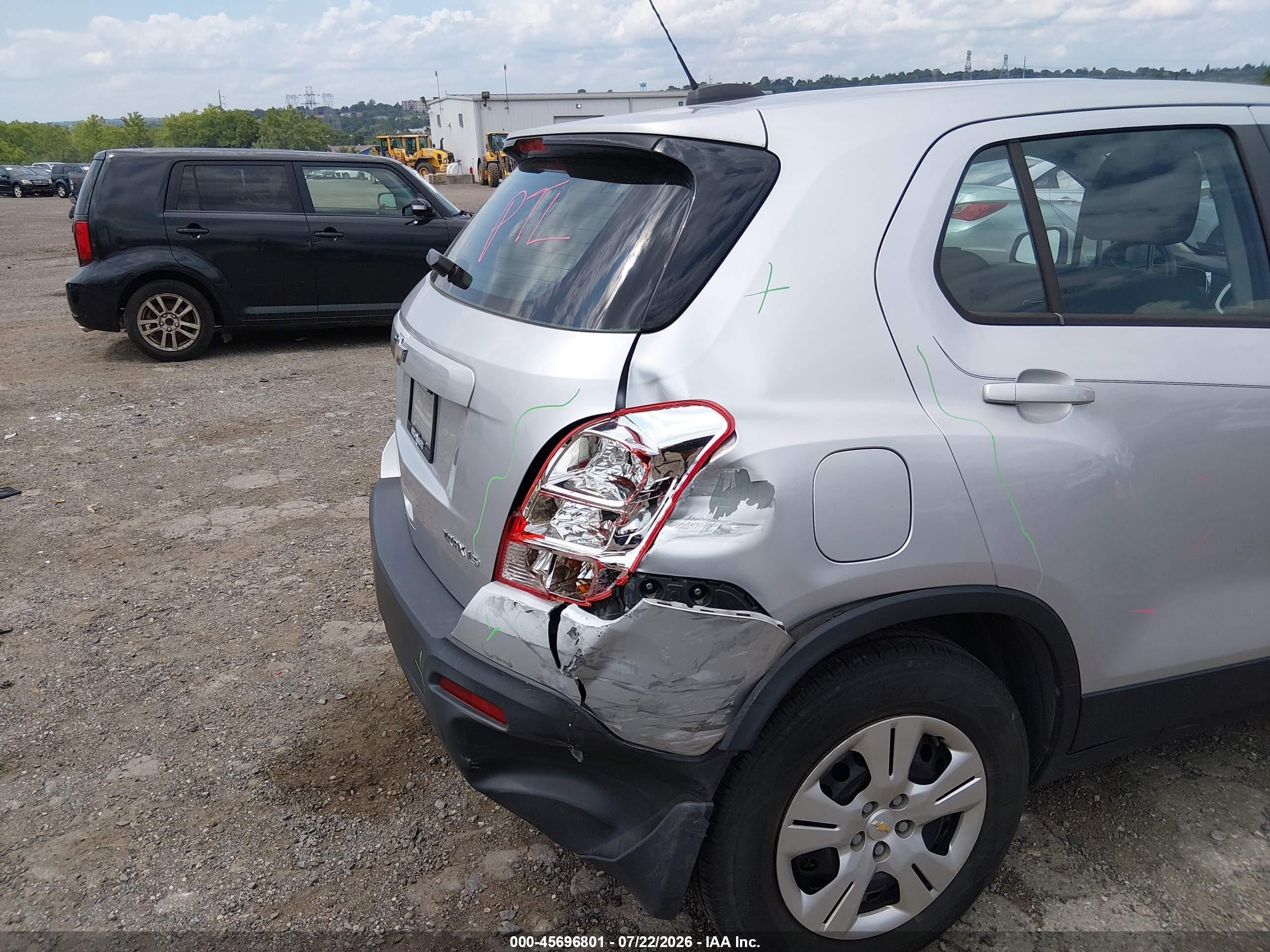 2015 Chevrolet Trax 1ls Серебряный vin: KL7CJKSB5FB071953