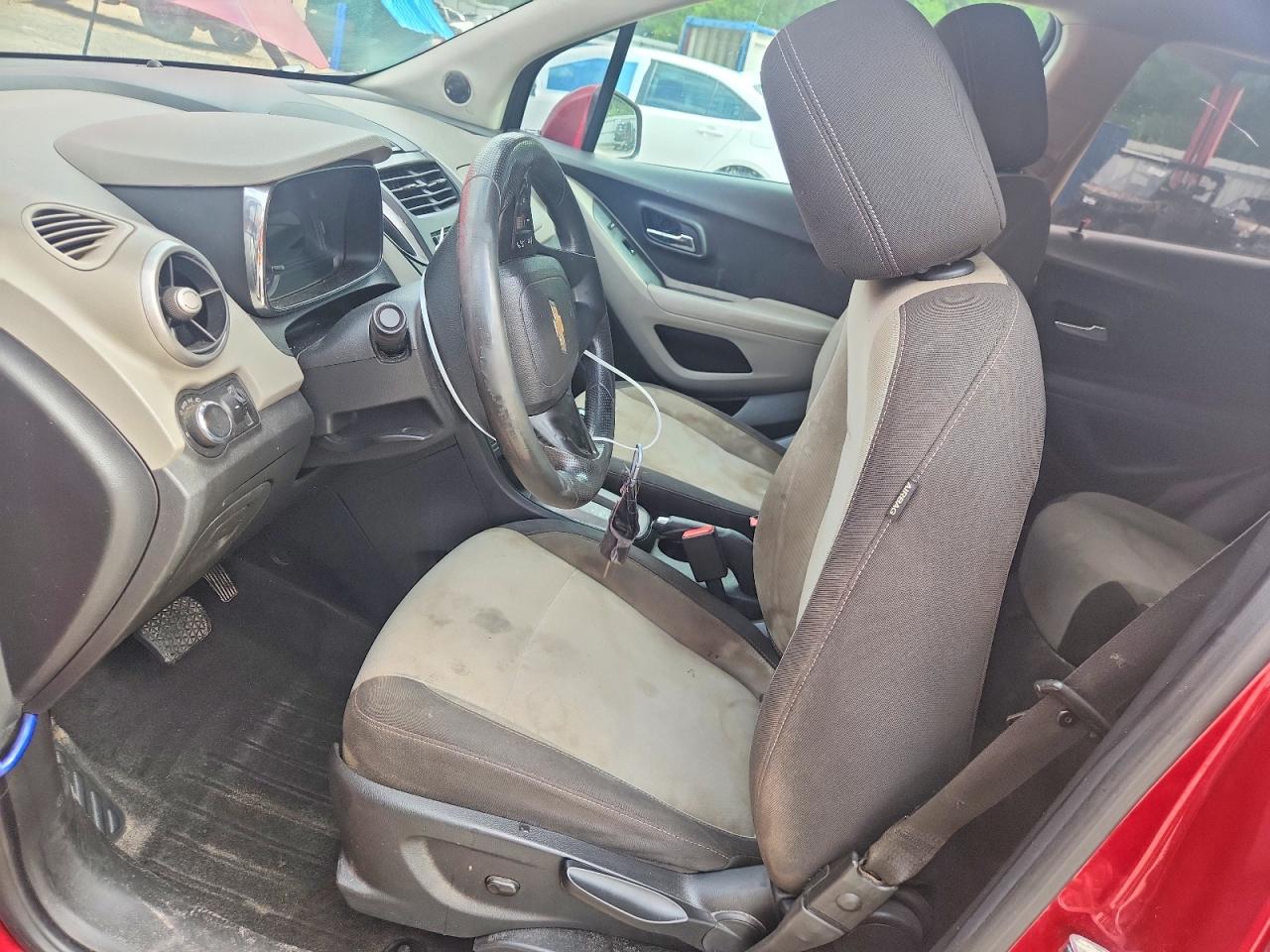 2015 Chevrolet Trax Ls Burgundy vin: KL7CJKSB6FB093220