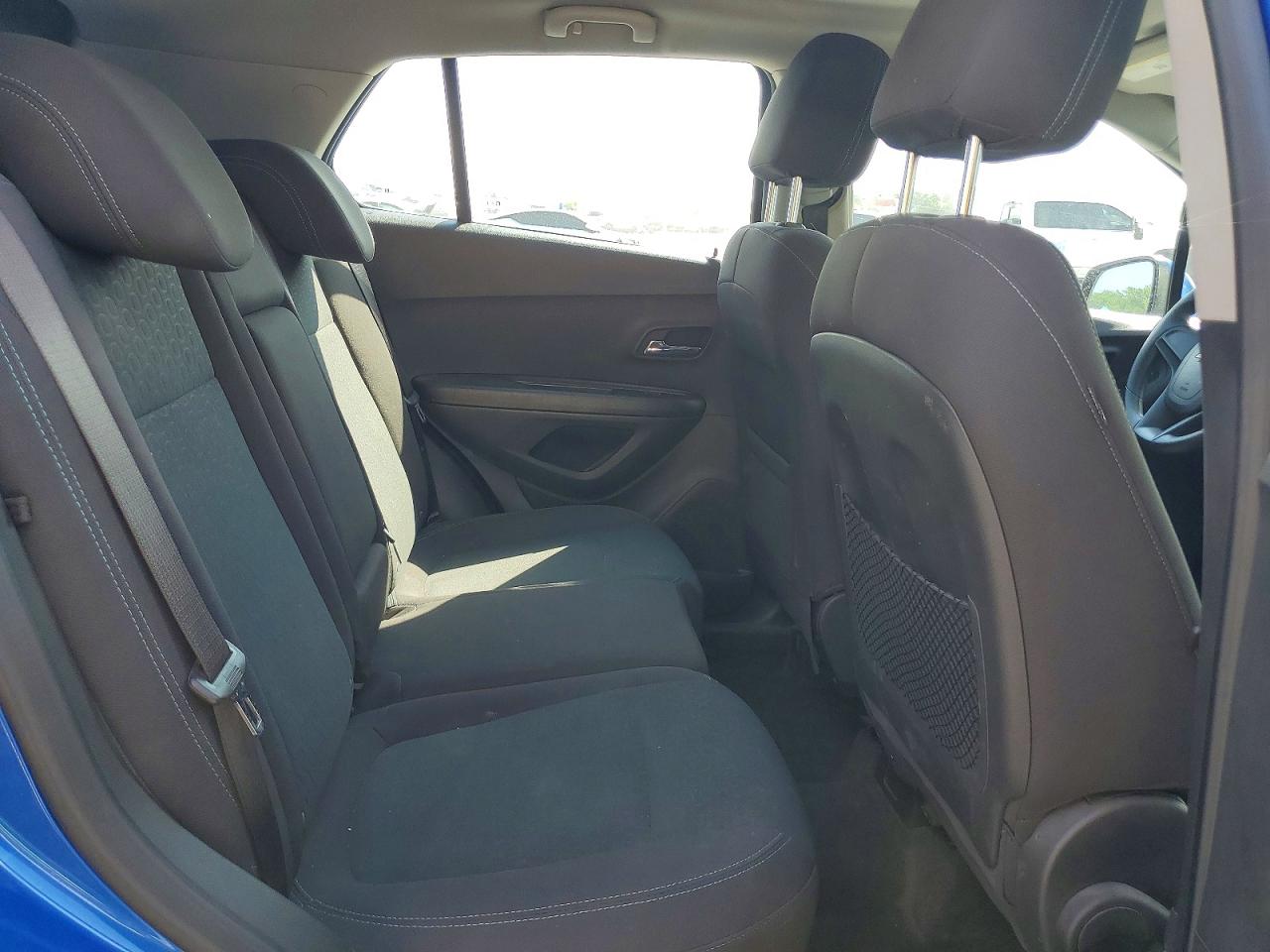 2015 Chevrolet Trax Ls Blue vin: KL7CJKSB6FB155568