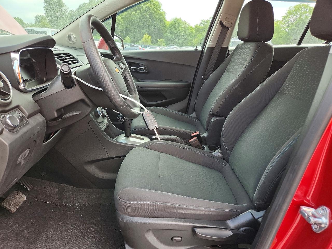 2015 Chevrolet Trax Ls Red vin: KL7CJKSB6FB248106