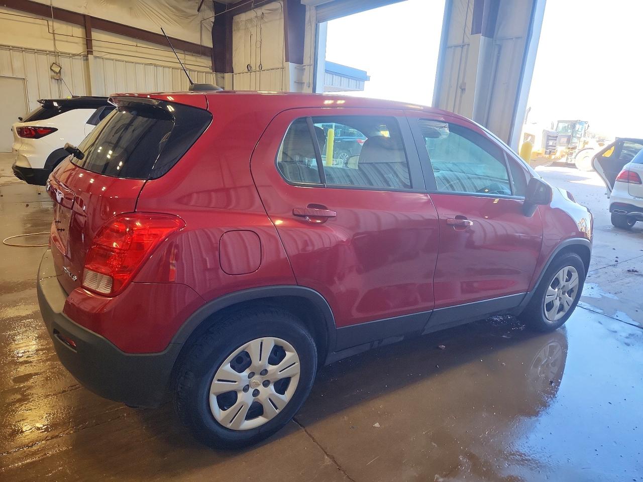 2015 Chevrolet Trax Ls Red vin: KL7CJKSB7FB059738