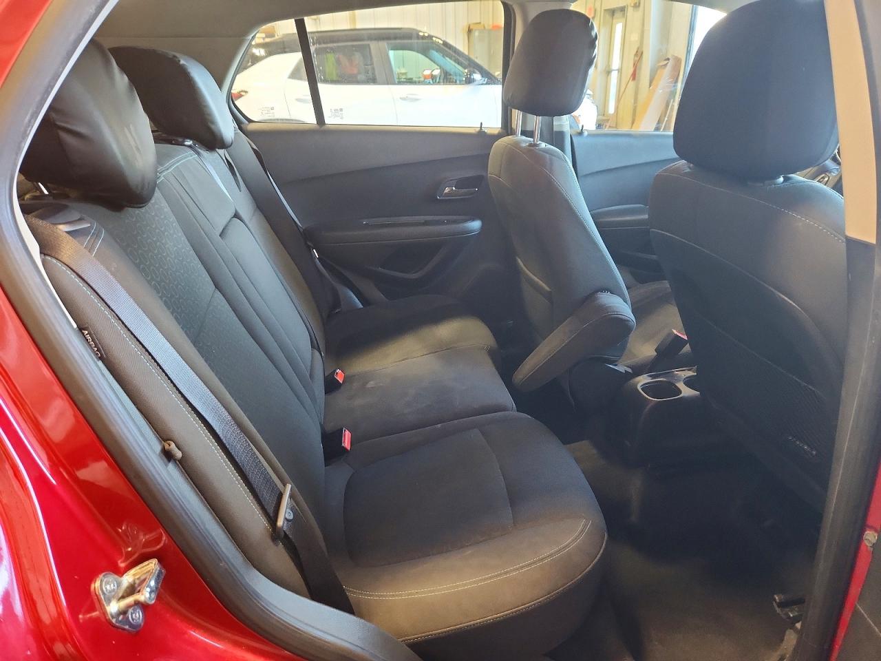 2015 Chevrolet Trax Ls Red vin: KL7CJKSB7FB059738