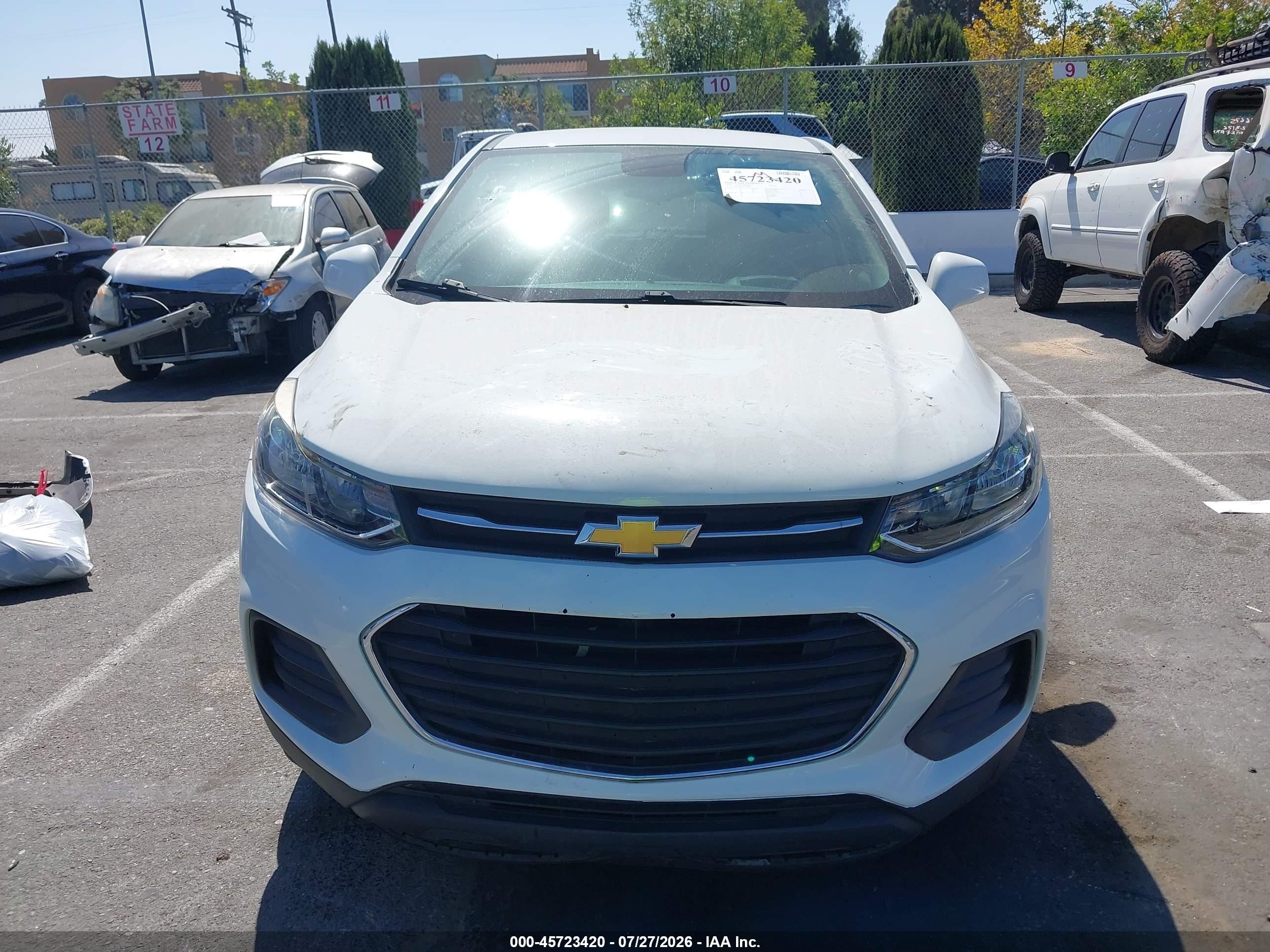 2020 Chevrolet Trax Fwd Ls White vin: KL7CJKSB8LB328373