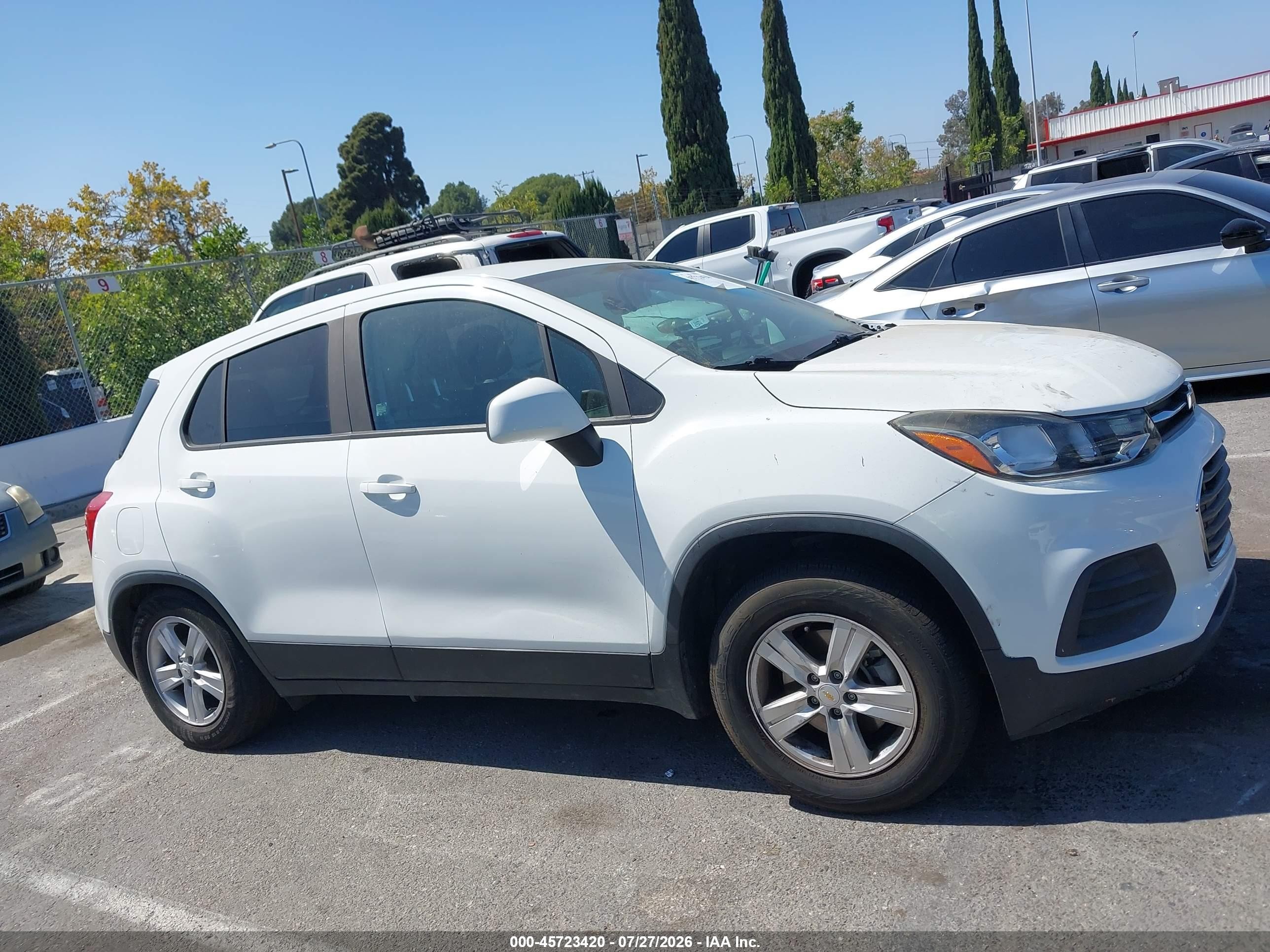 2020 Chevrolet Trax Fwd Ls White vin: KL7CJKSB8LB328373