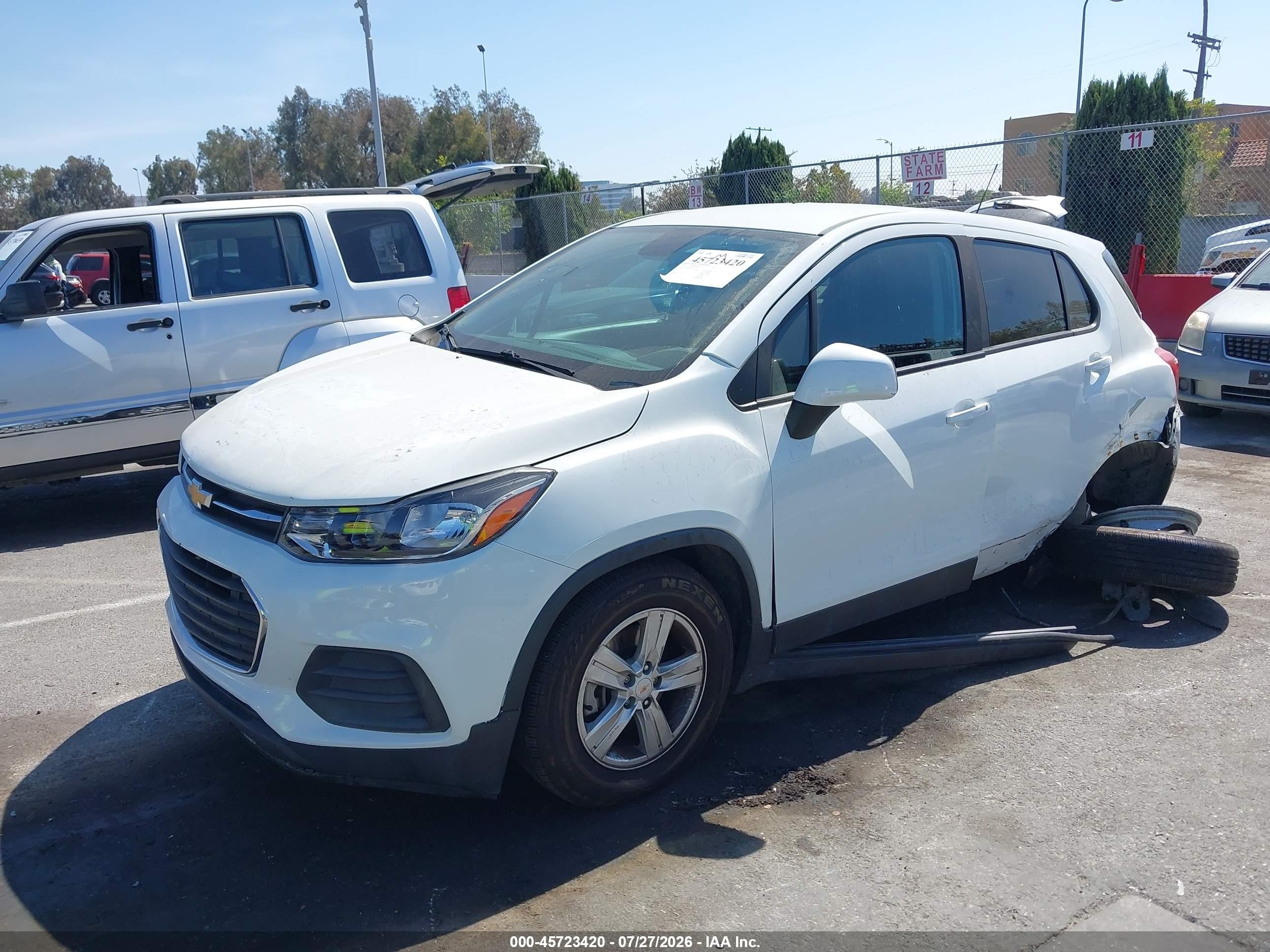 2020 Chevrolet Trax Fwd Ls White vin: KL7CJKSB8LB328373