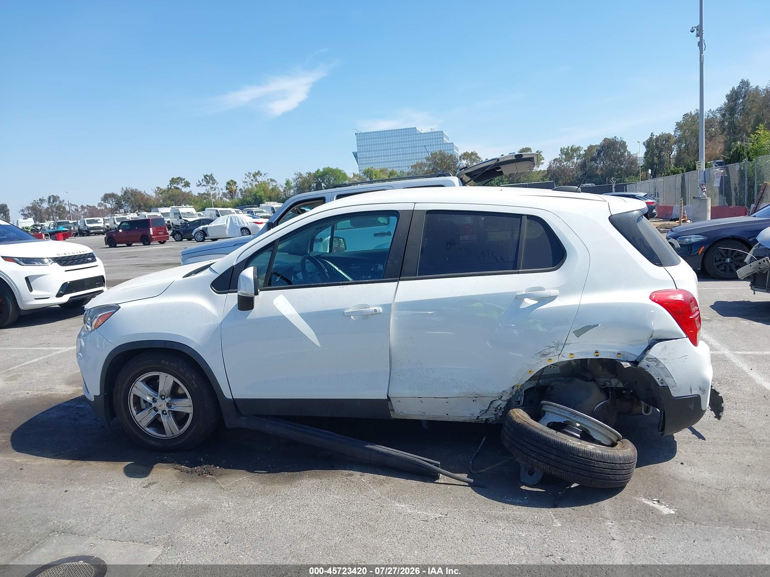 2020 Chevrolet Trax Fwd Ls White vin: KL7CJKSB8LB328373