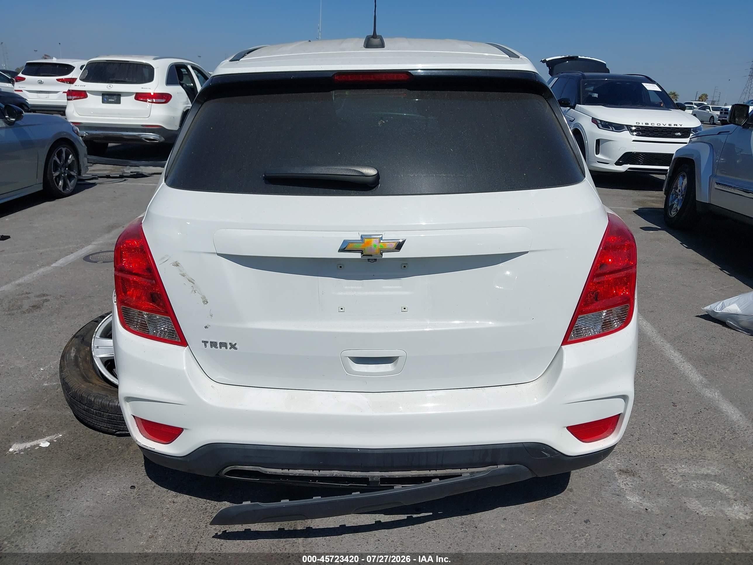 2020 Chevrolet Trax Fwd Ls White vin: KL7CJKSB8LB328373