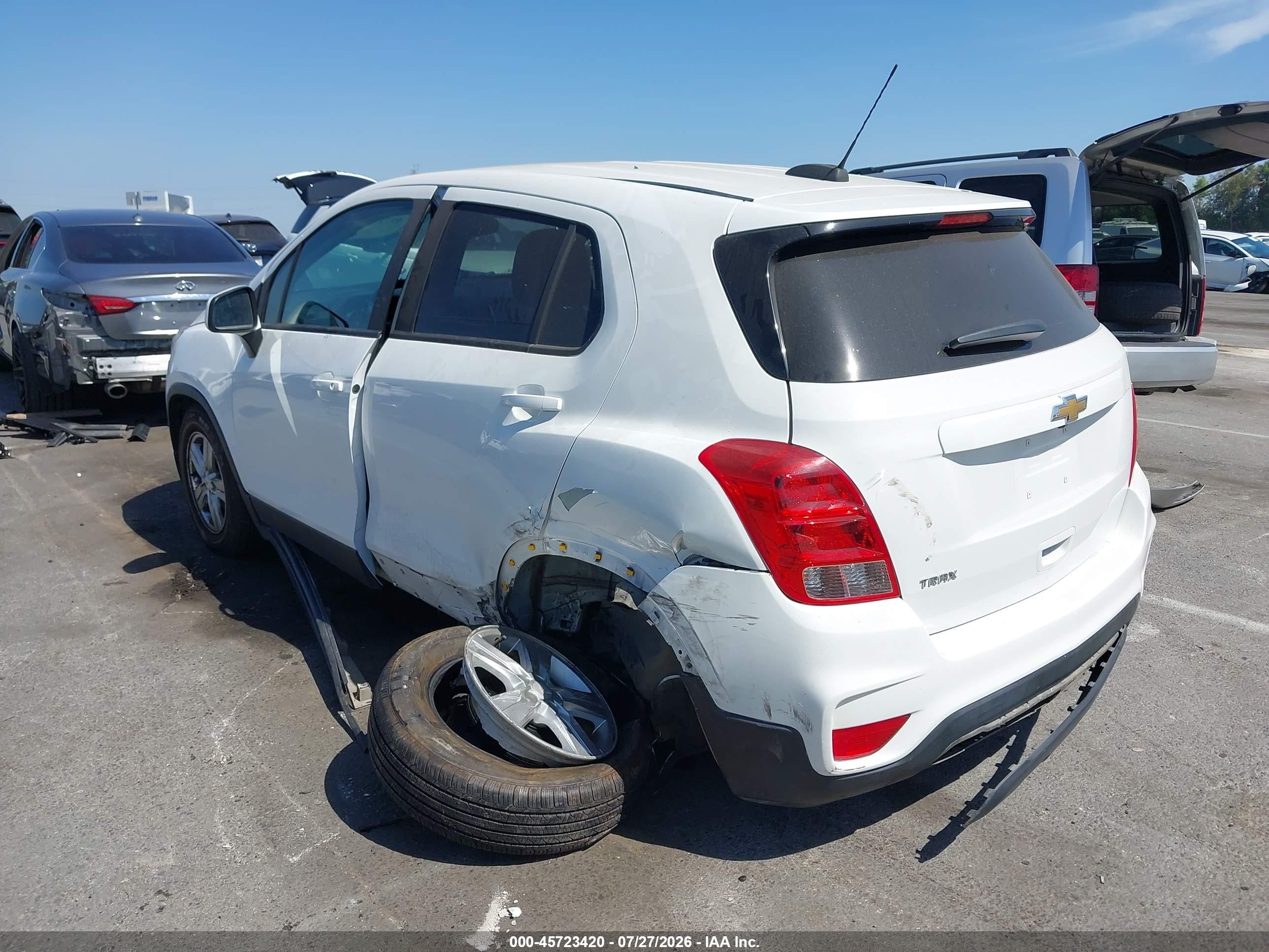 2020 Chevrolet Trax Fwd Ls White vin: KL7CJKSB8LB328373