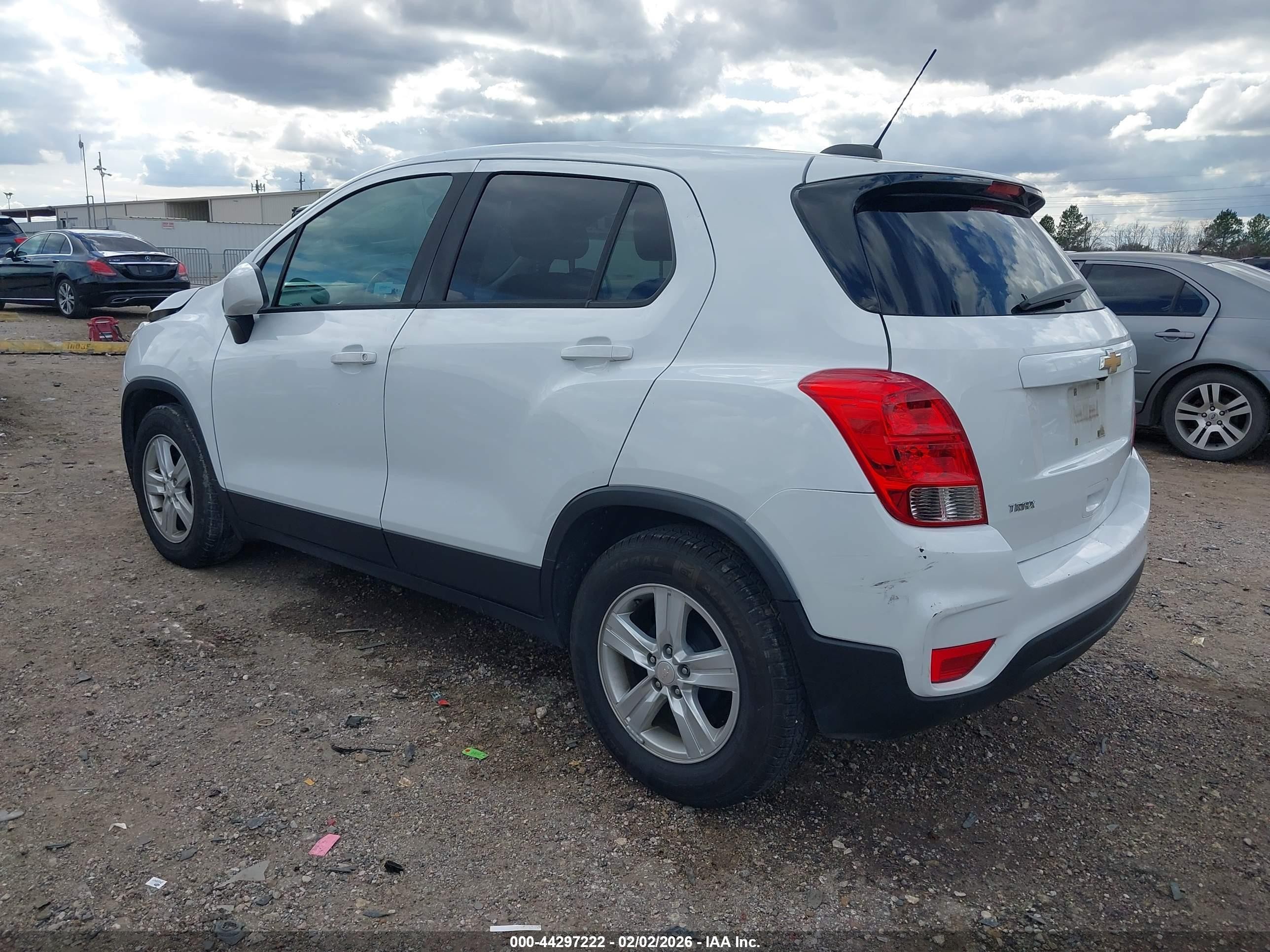 2020 Chevrolet Trax Fwd Ls White vin: KL7CJKSB9LB045626
