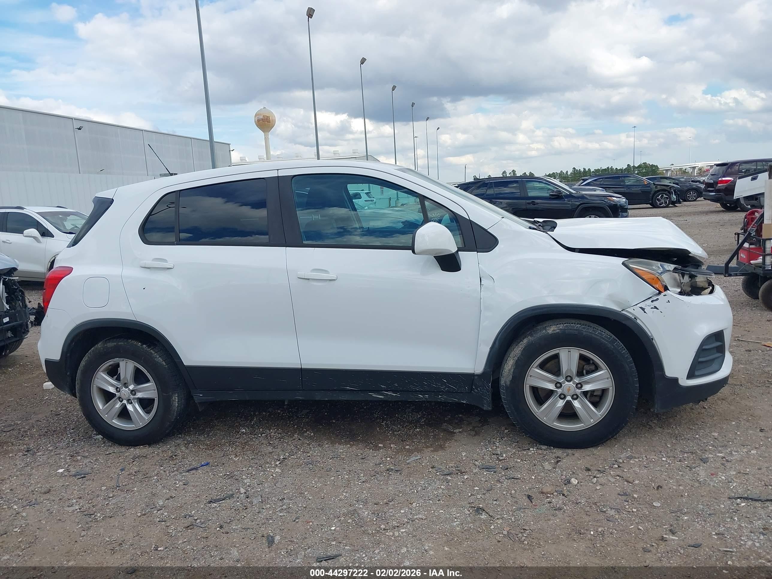 2020 Chevrolet Trax Fwd Ls White vin: KL7CJKSB9LB045626