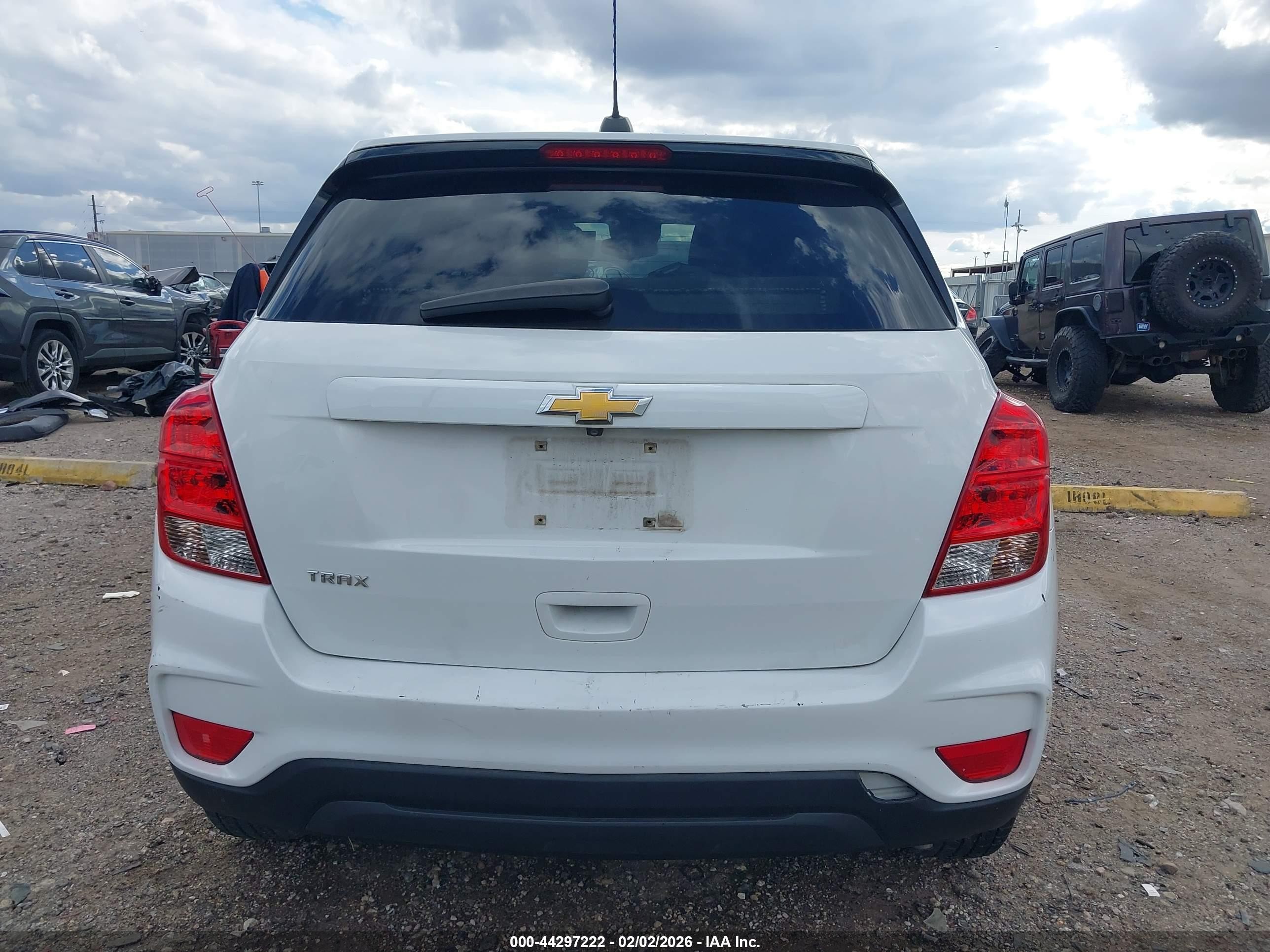2020 Chevrolet Trax Fwd Ls White vin: KL7CJKSB9LB045626