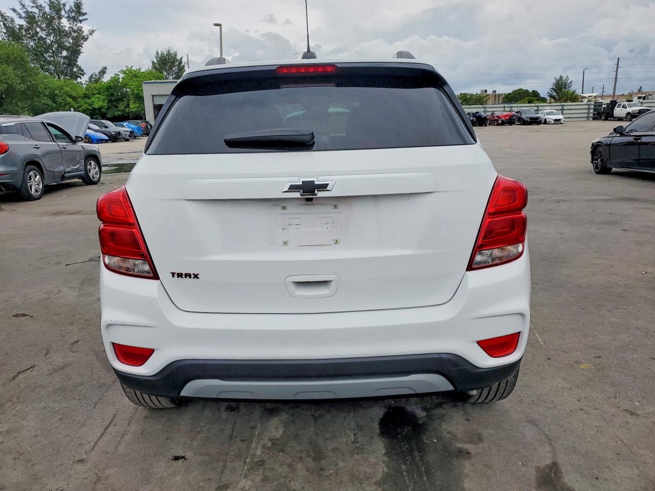 2020 Chevrolet Trax 1lt White vin: KL7CJLSB4LB315027