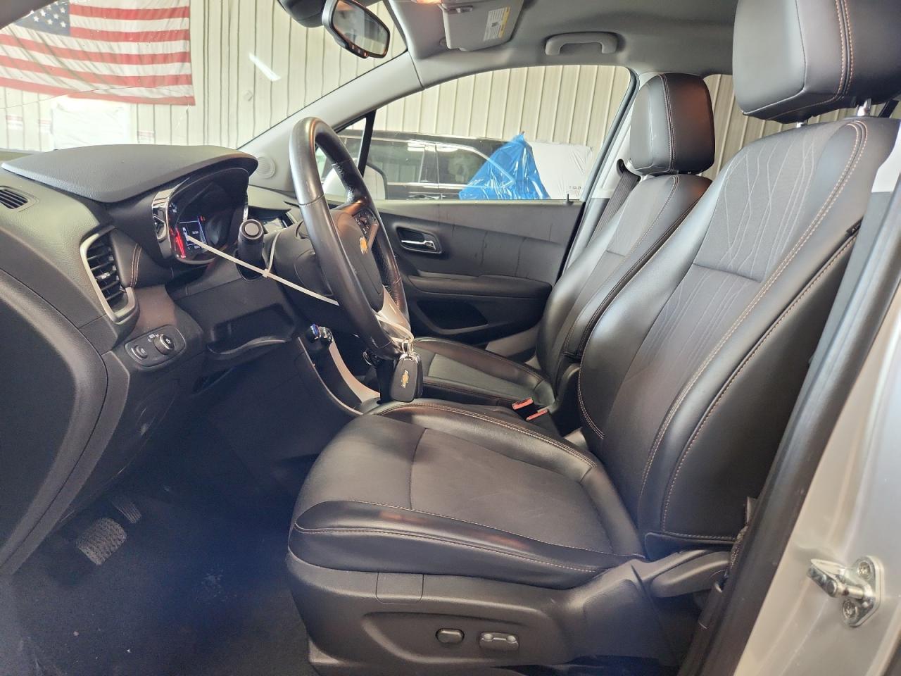 2019 Chevrolet Trax 1lt Silver vin: KL7CJLSB6KB960325