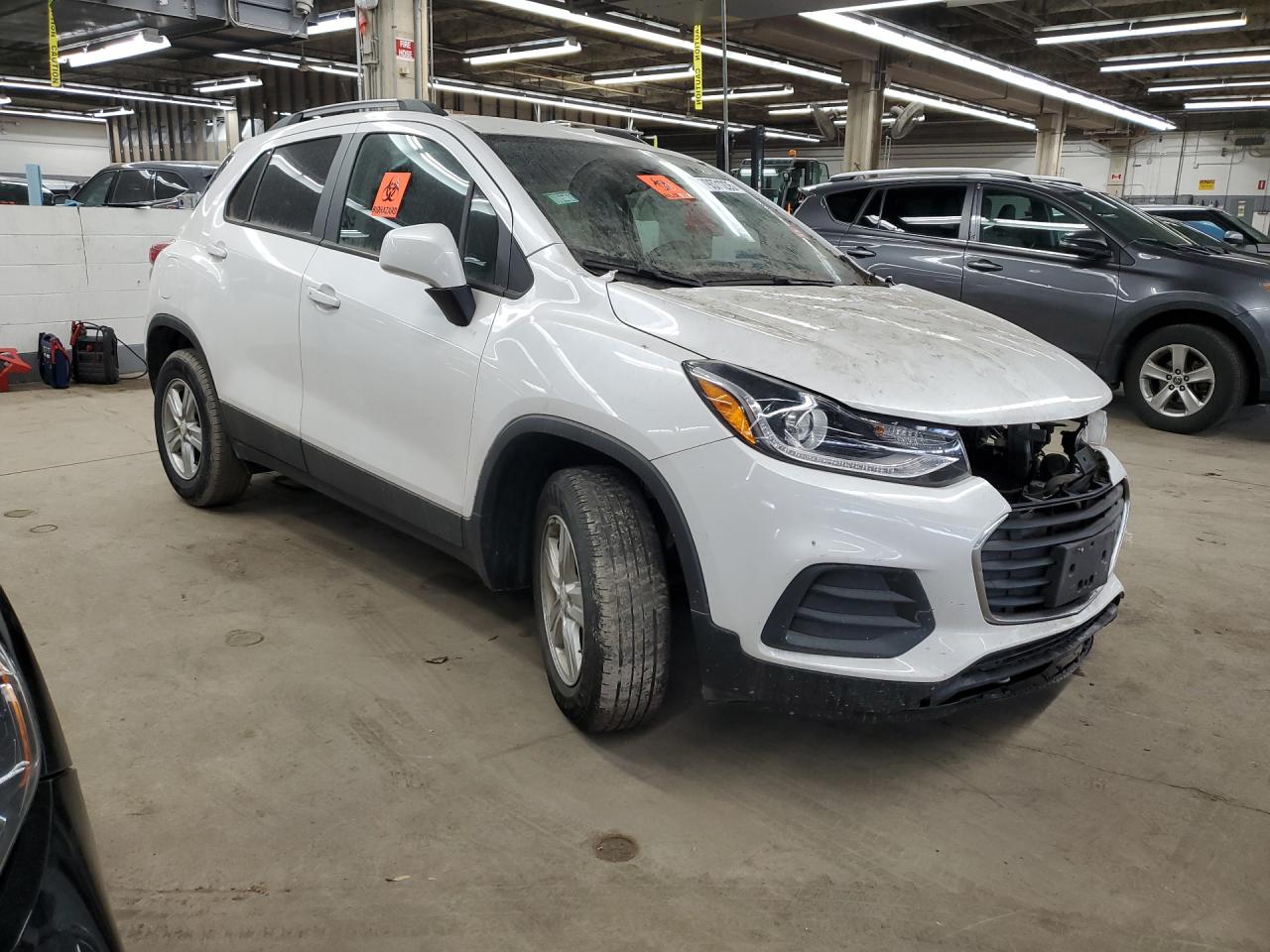 2021 Chevrolet Trax 1lt White vin: KL7CJLSB6MB327925 Damage: Right Front Fender, Dent(S) W/ Paint Dmg, 2 To 3 Inches