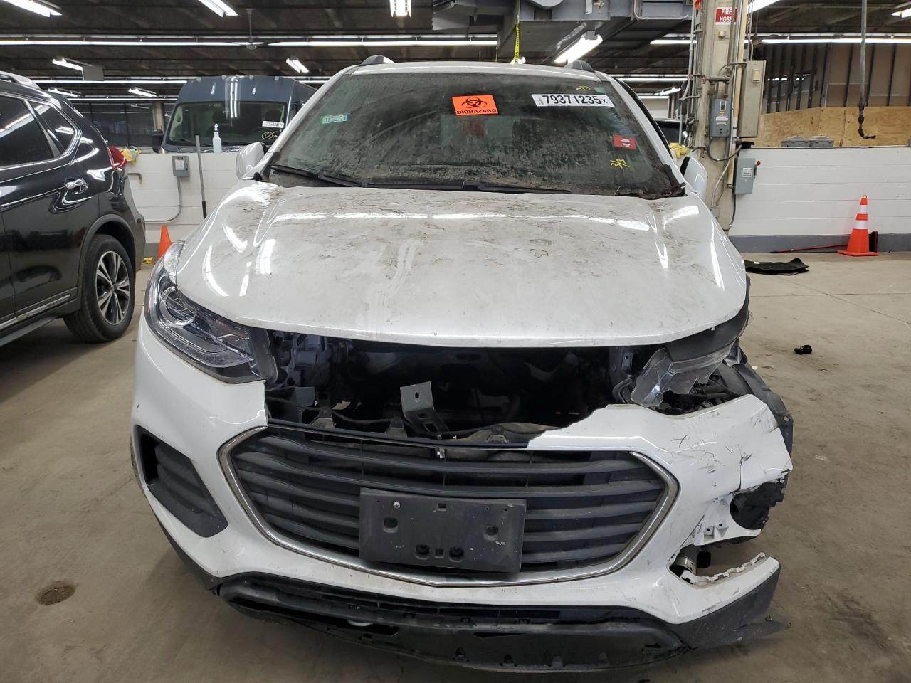 2021 Chevrolet Trax 1lt White vin: KL7CJLSB6MB327925 Damage: Left Head Lamp, Broken, Replacement Required