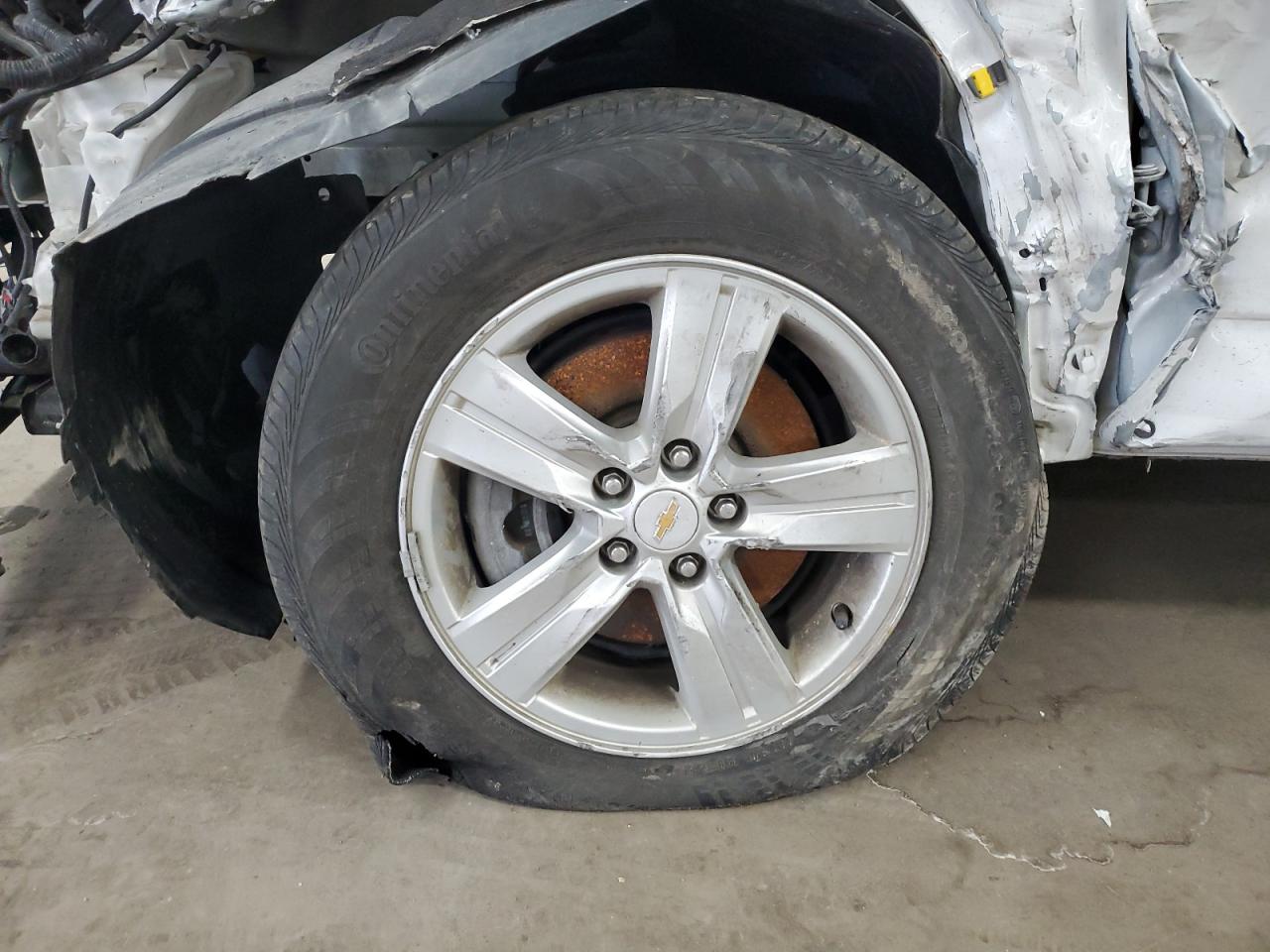 2021 Chevrolet Trax 1lt White vin: KL7CJLSB6MB327925 Damage: Left Front Wheel, Curb Rash, > 12 Inches