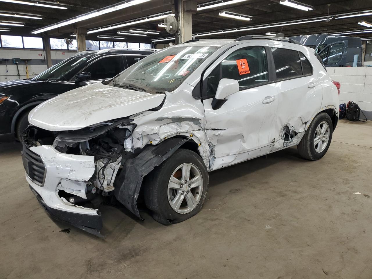 2021 Chevrolet Trax 1lt White vin: KL7CJLSB6MB327925 Damage: Left Front Fender, Severe Damage, Replacement Required