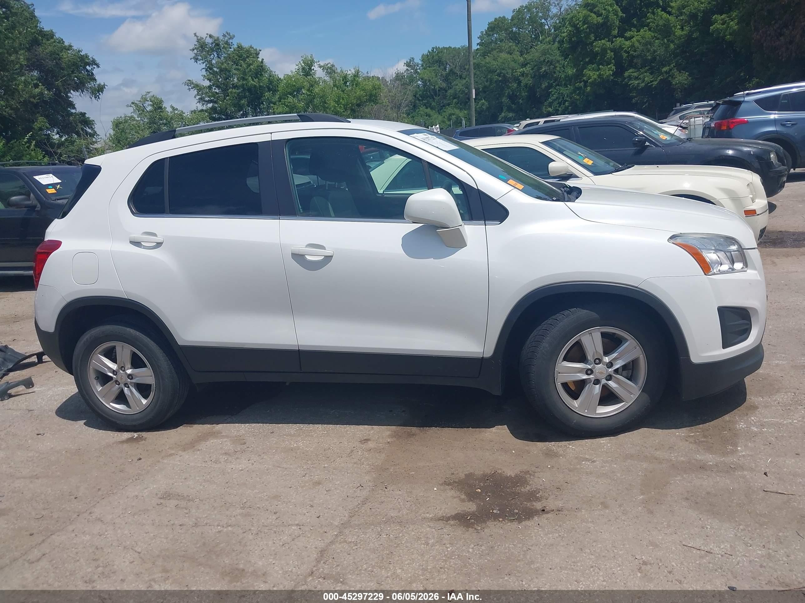 2015 Chevrolet Trax Lt White vin: KL7CJLSB8FB230048