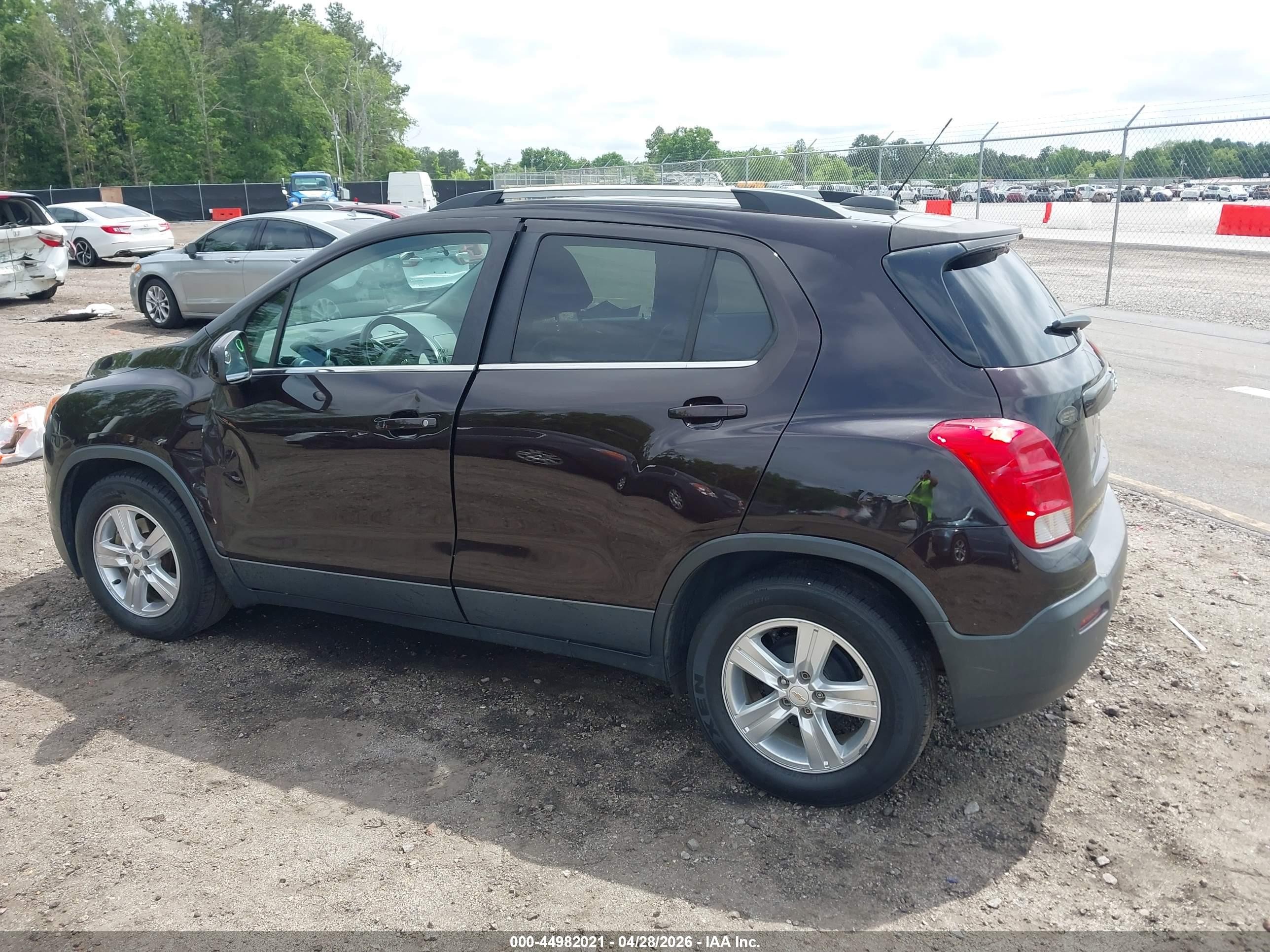 2015 Chevrolet Trax Lt Burgundy vin: KL7CJLSBXFB264508