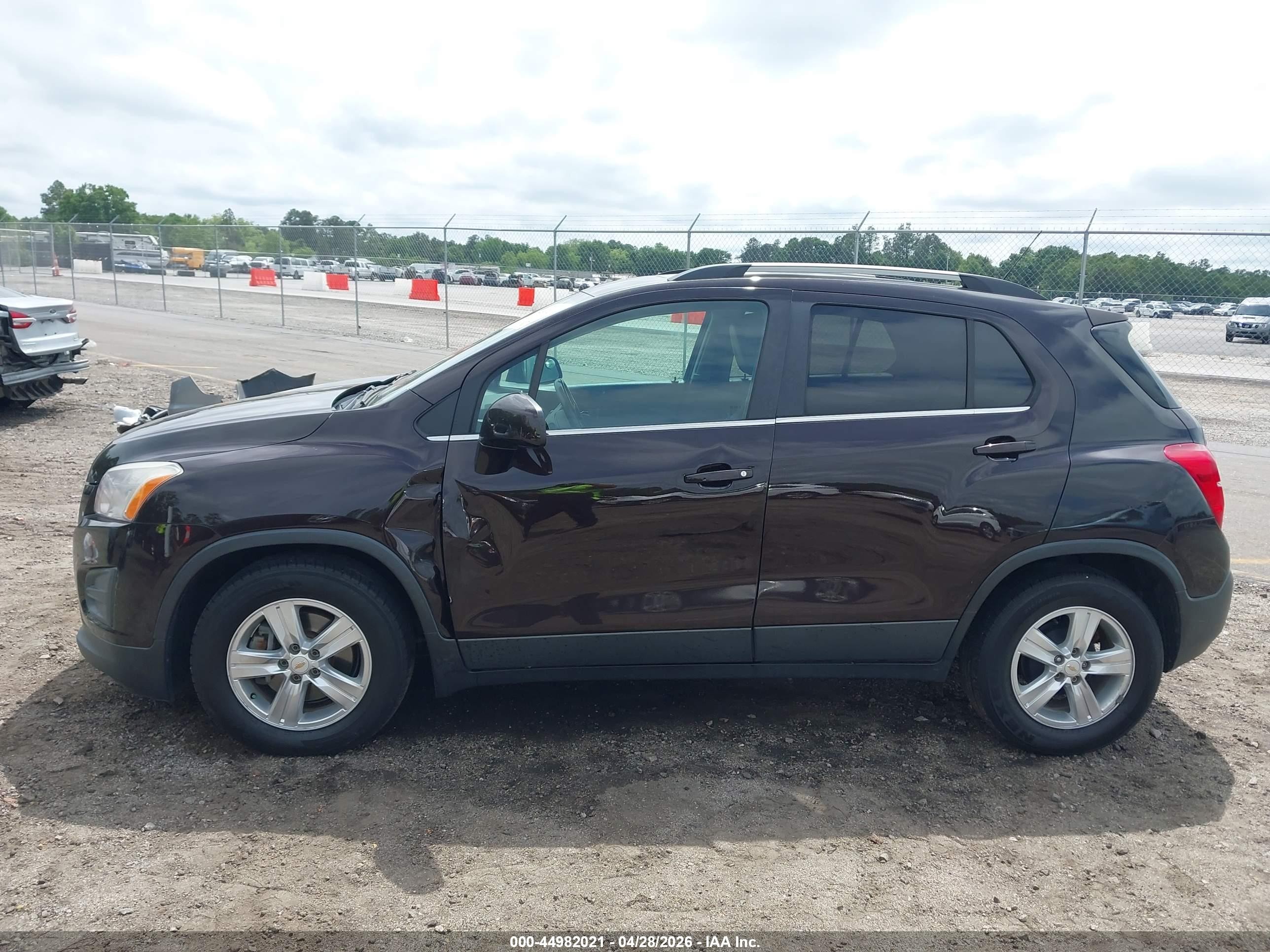 2015 Chevrolet Trax Lt Burgundy vin: KL7CJLSBXFB264508