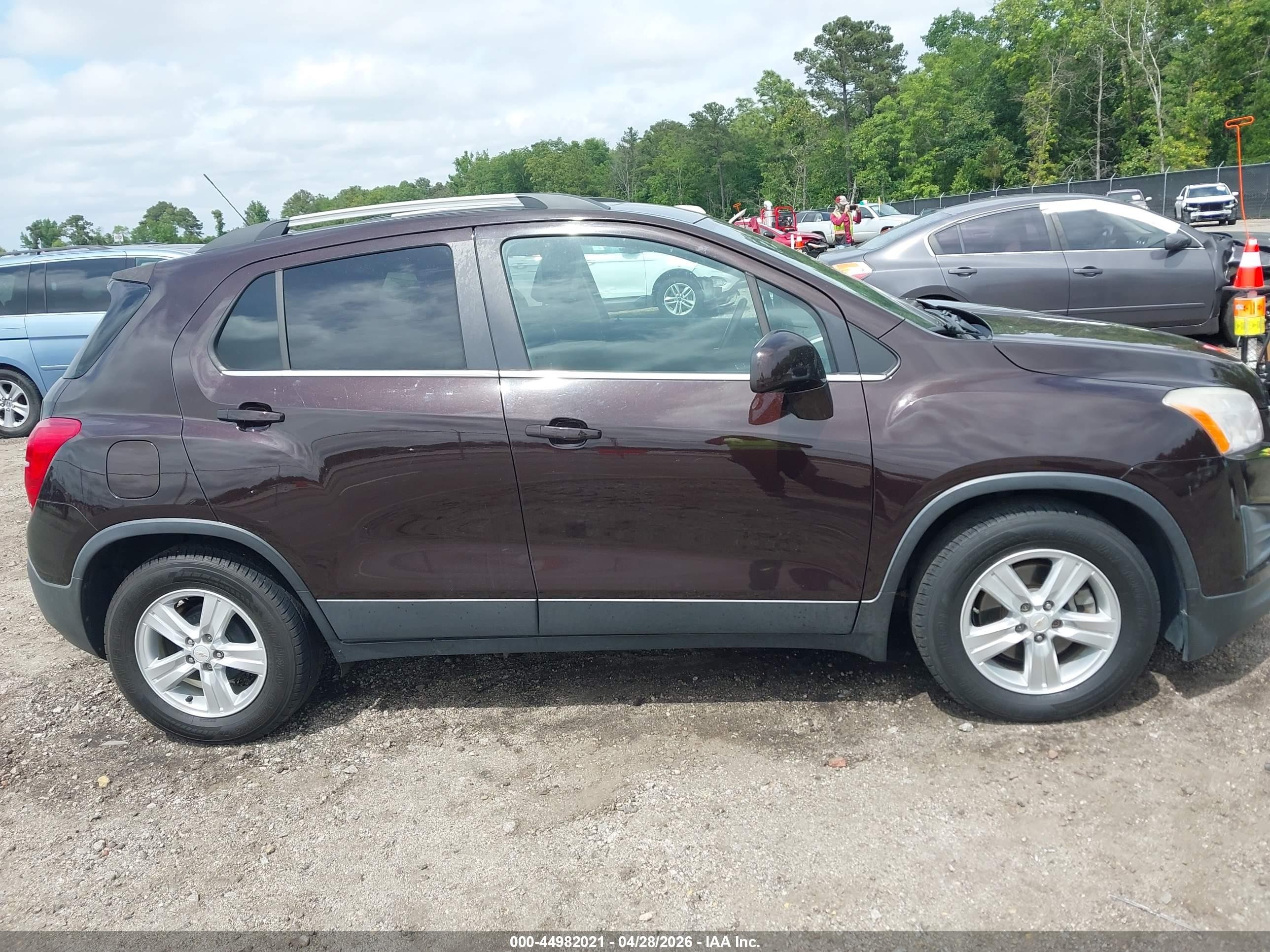 2015 Chevrolet Trax Lt Burgundy vin: KL7CJLSBXFB264508