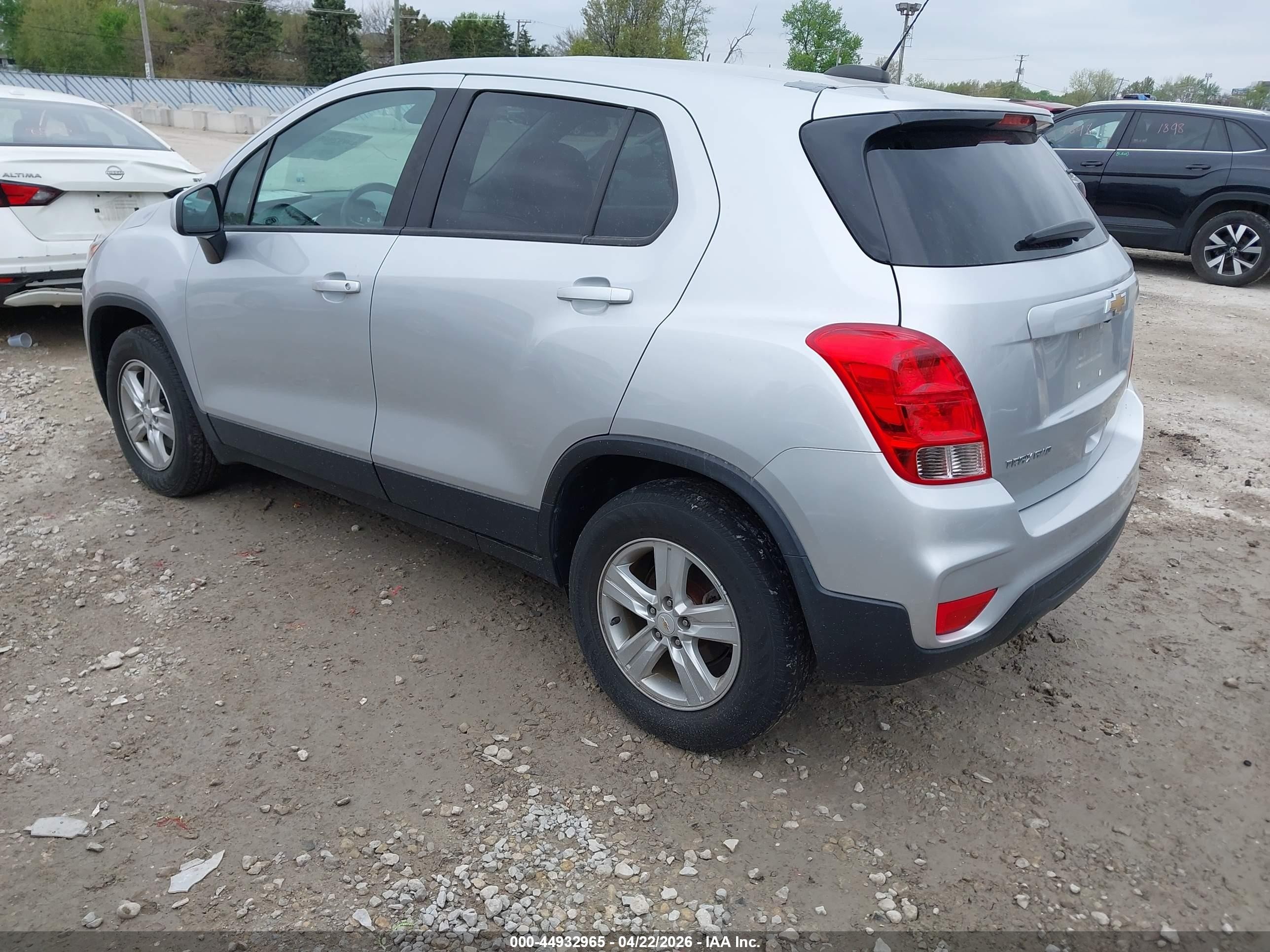 2020 Chevrolet Trax Awd Ls Silver vin: KL7CJNSB2LB312171