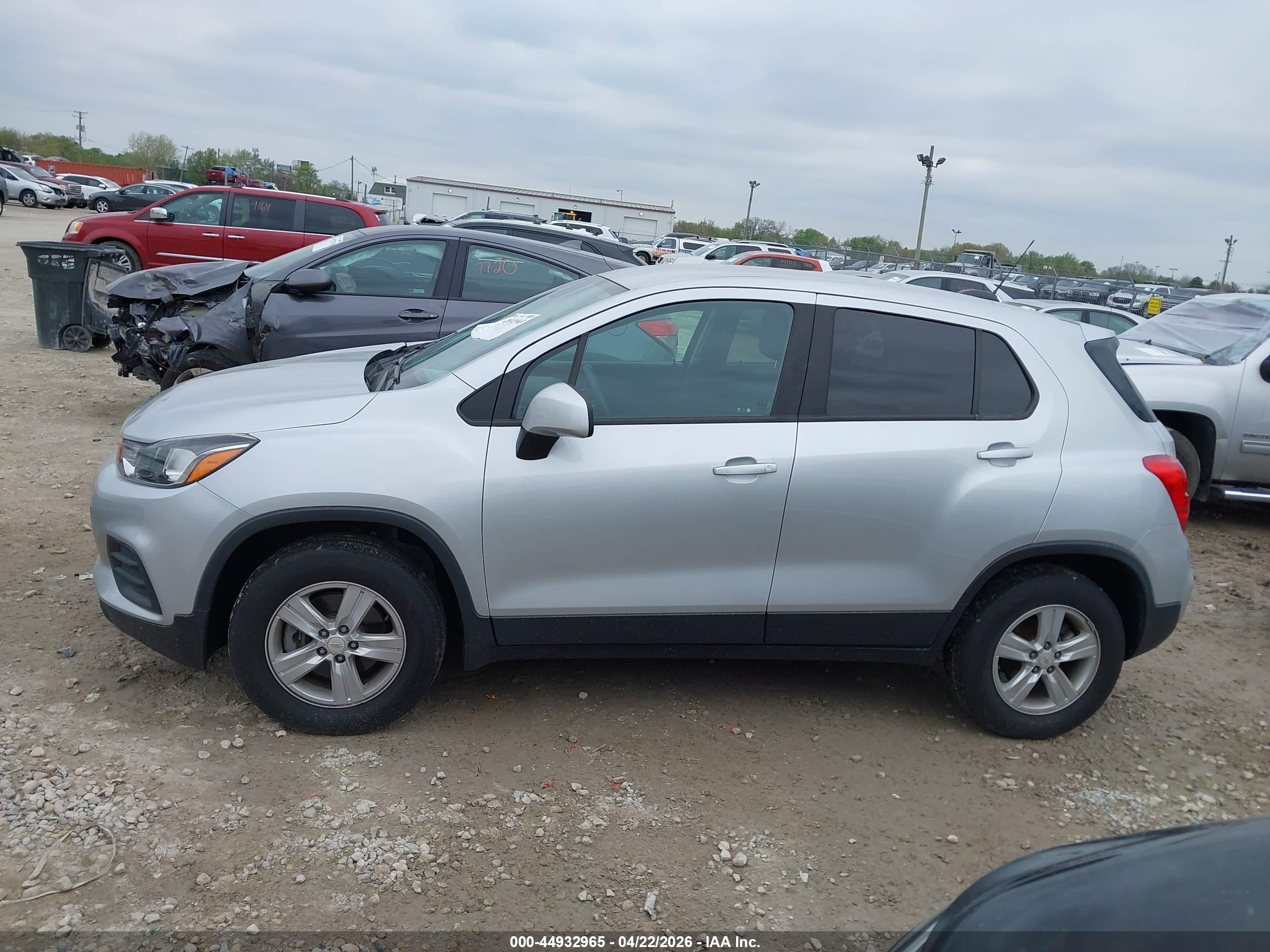 2020 Chevrolet Trax Awd Ls Silver vin: KL7CJNSB2LB312171