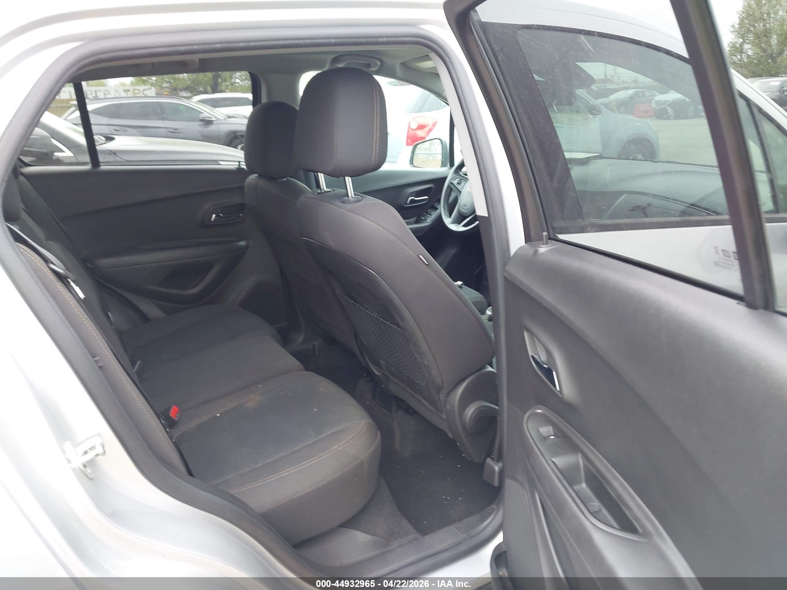 2020 Chevrolet Trax Awd Ls Silver vin: KL7CJNSB2LB312171