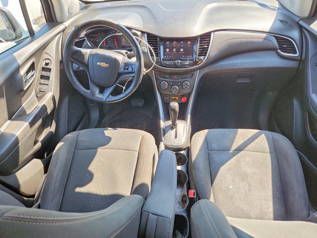 2020 Chevrolet Trax Ls White vin: KL7CJNSB3LB315015