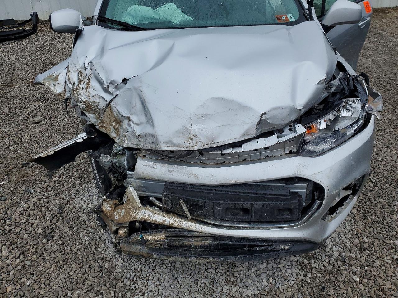 2021 Chevrolet Trax Ls Silver vin: KL7CJNSB7MB356443