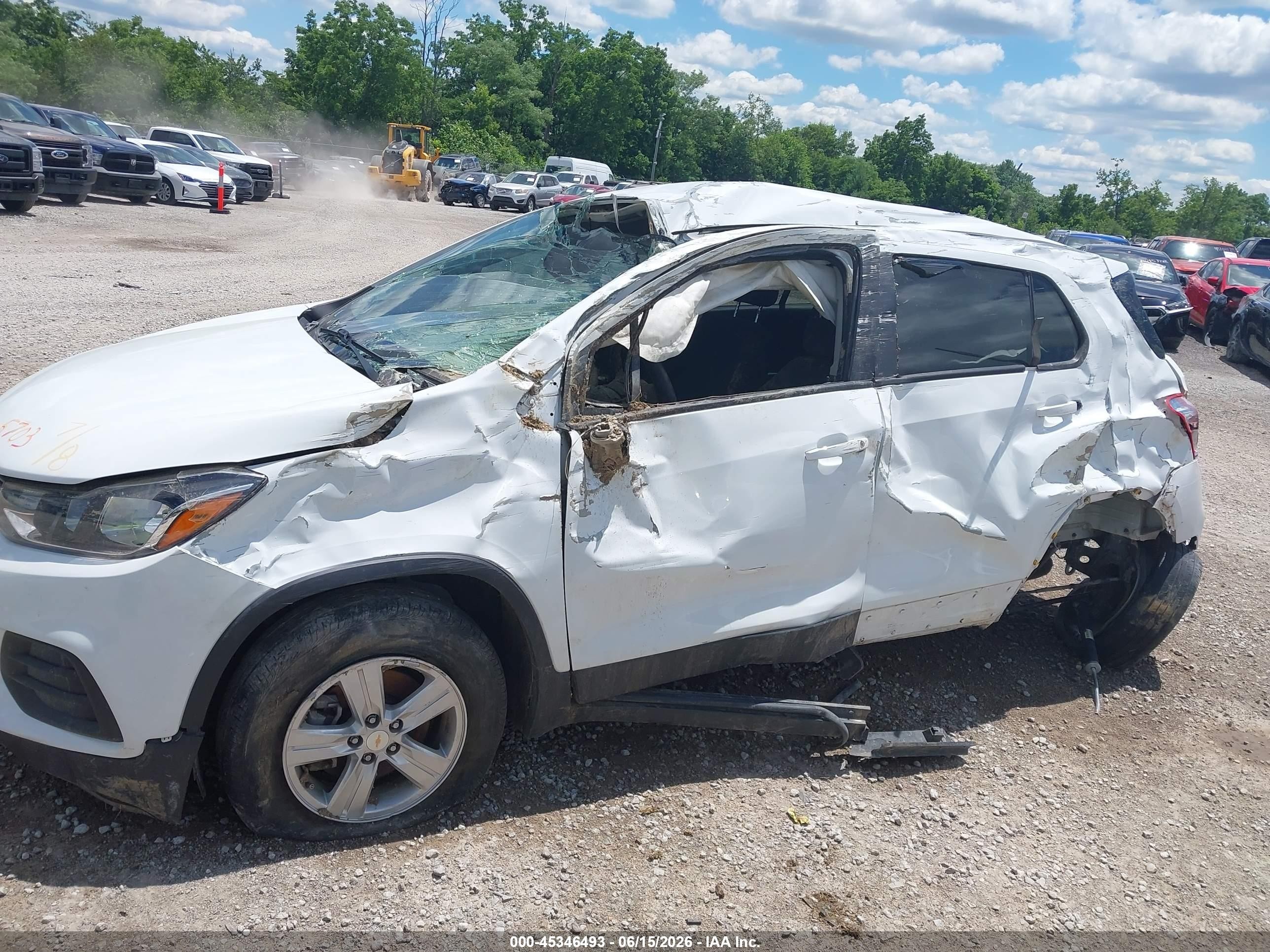 2022 Chevrolet Trax Awd Ls White vin: KL7CJNSM6NB545703