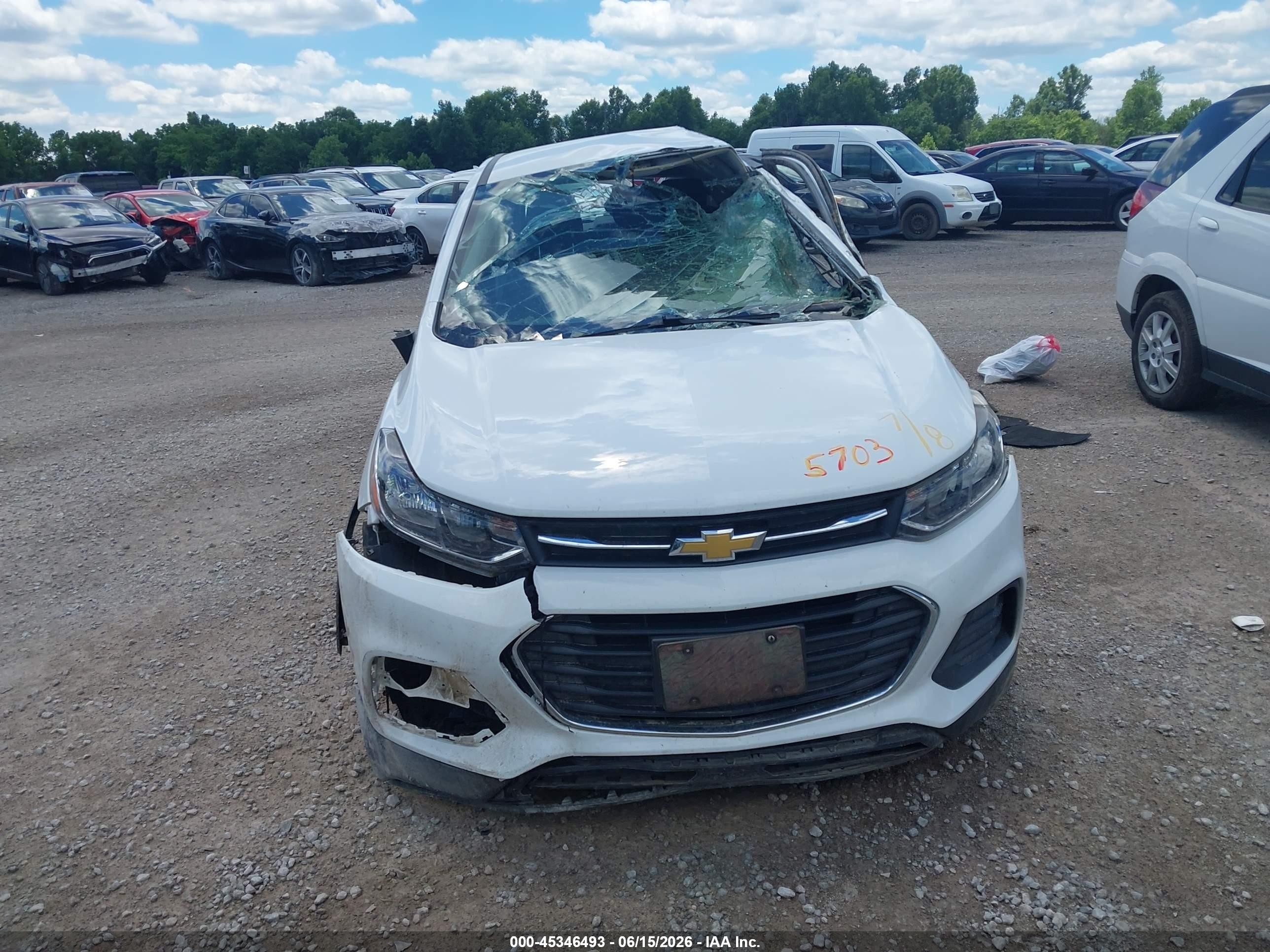 2022 Chevrolet Trax Awd Ls White vin: KL7CJNSM6NB545703