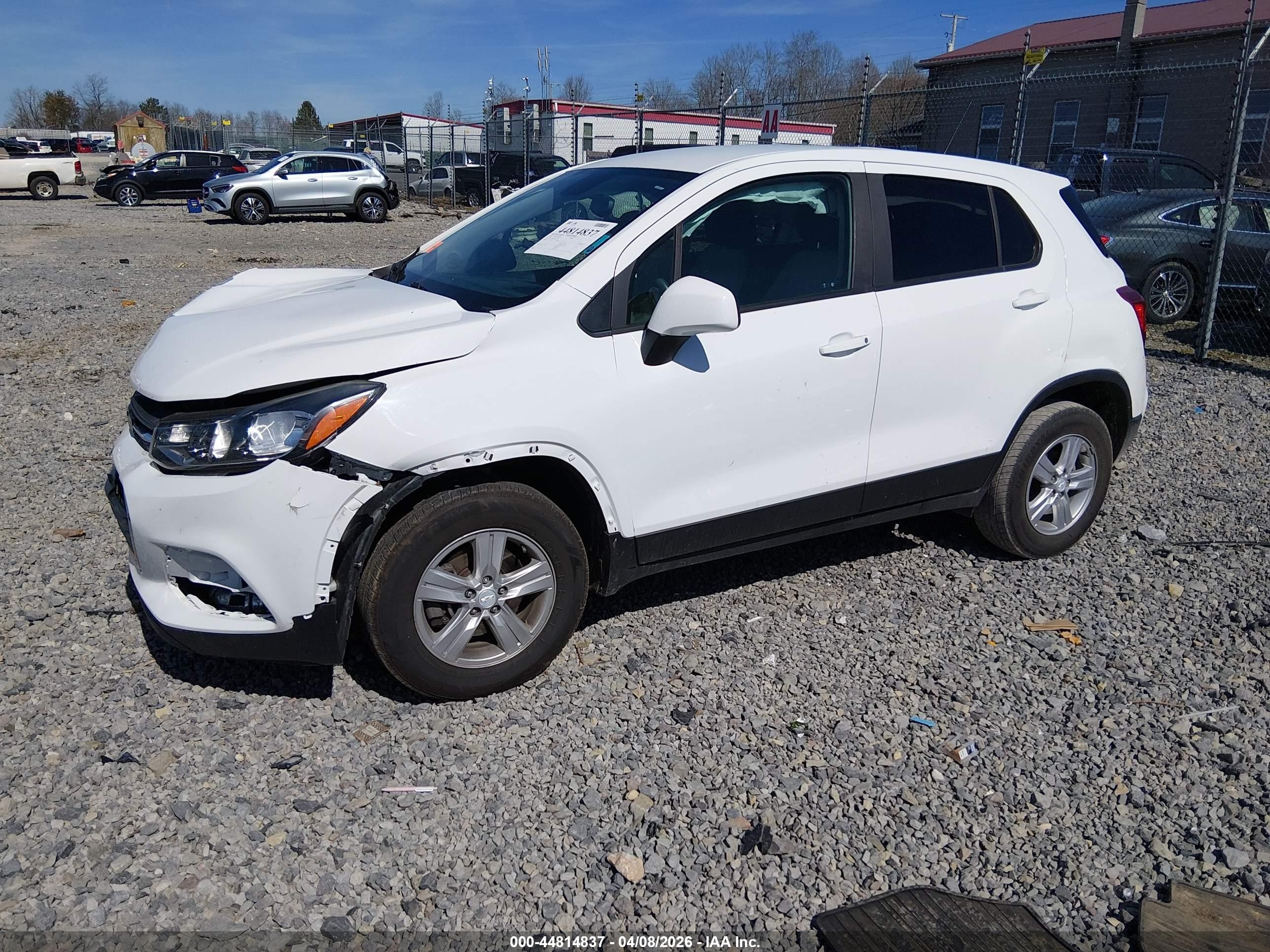 2021 Chevrolet Trax Awd Ls White vin: KL7CJNSM8MB361328