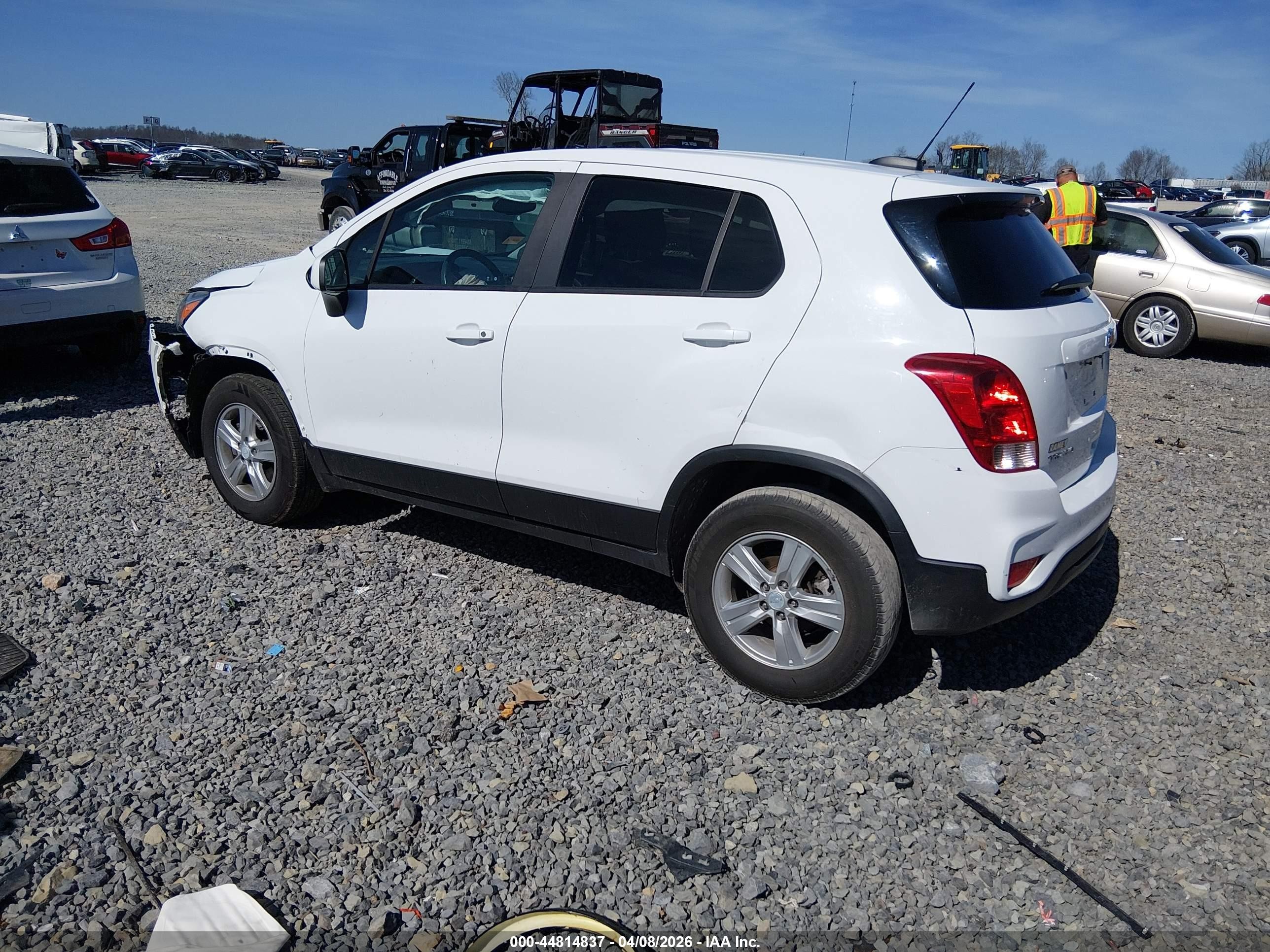 2021 Chevrolet Trax Awd Ls White vin: KL7CJNSM8MB361328