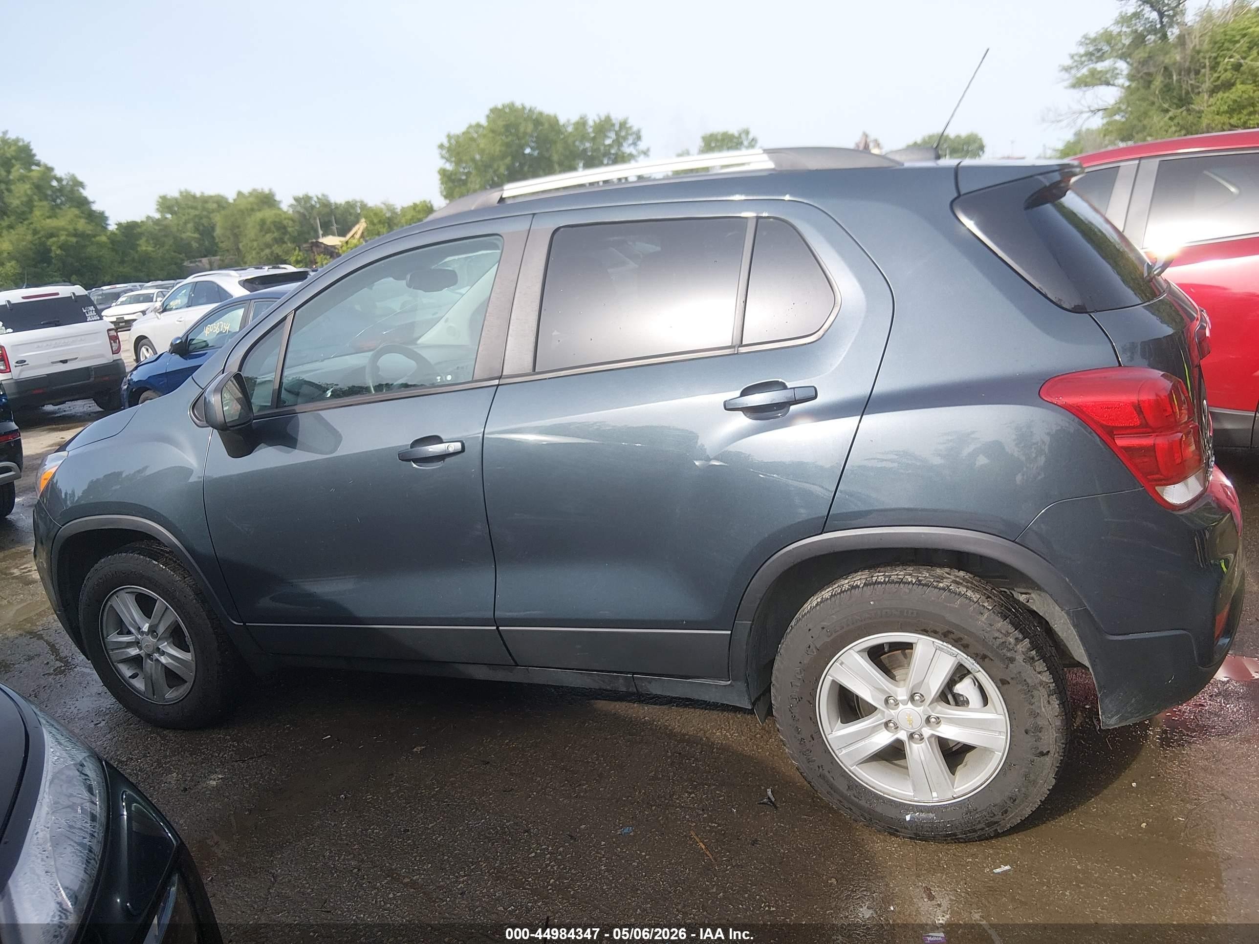 2021 Chevrolet Trax Awd Lt Gray vin: KL7CJPSB0MB322906