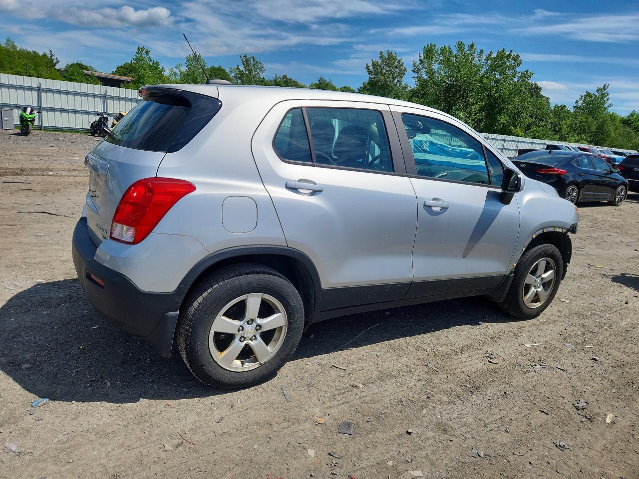 2015 Chevrolet Trax 1ls Silver vin: KL7CJPSB7FB069960
