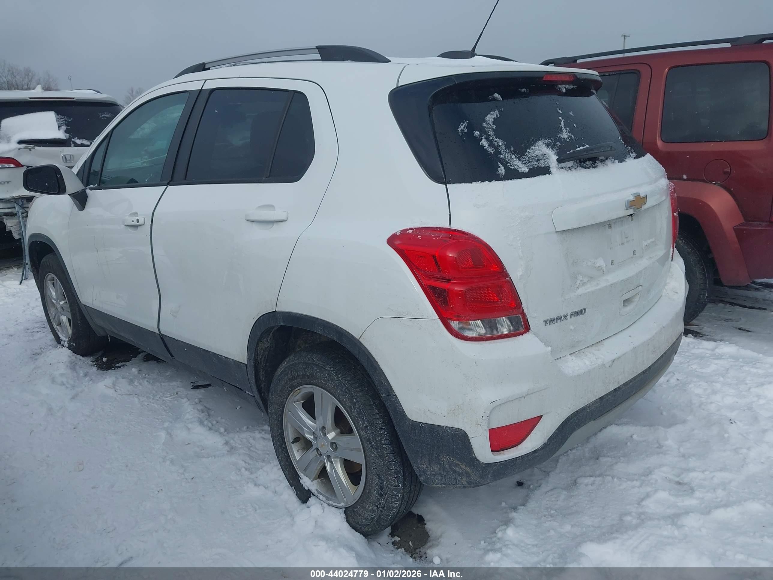 2022 Chevrolet Trax Awd Lt White vin: KL7CJPSM2NB563336