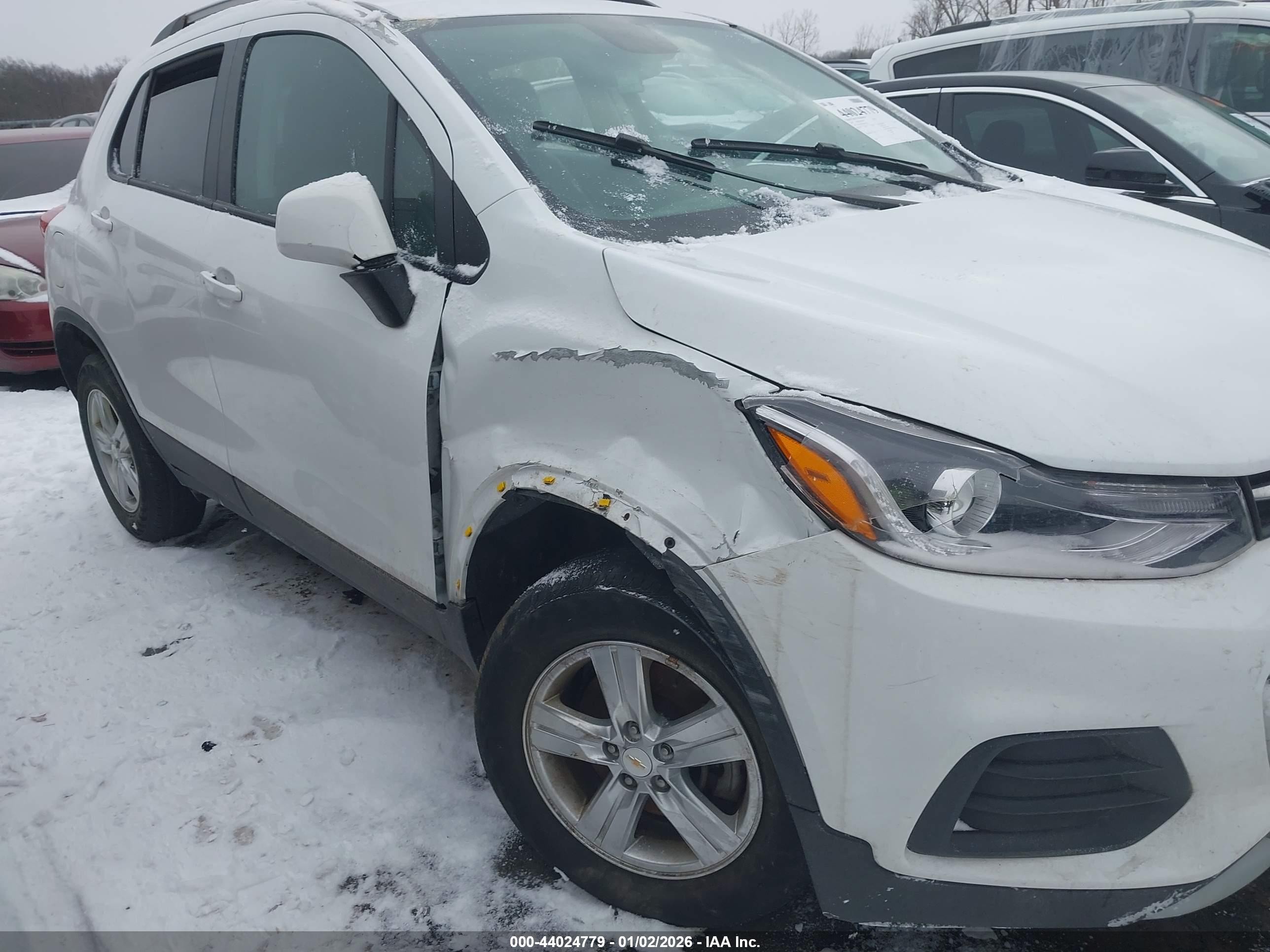 2022 Chevrolet Trax Awd Lt White vin: KL7CJPSM2NB563336