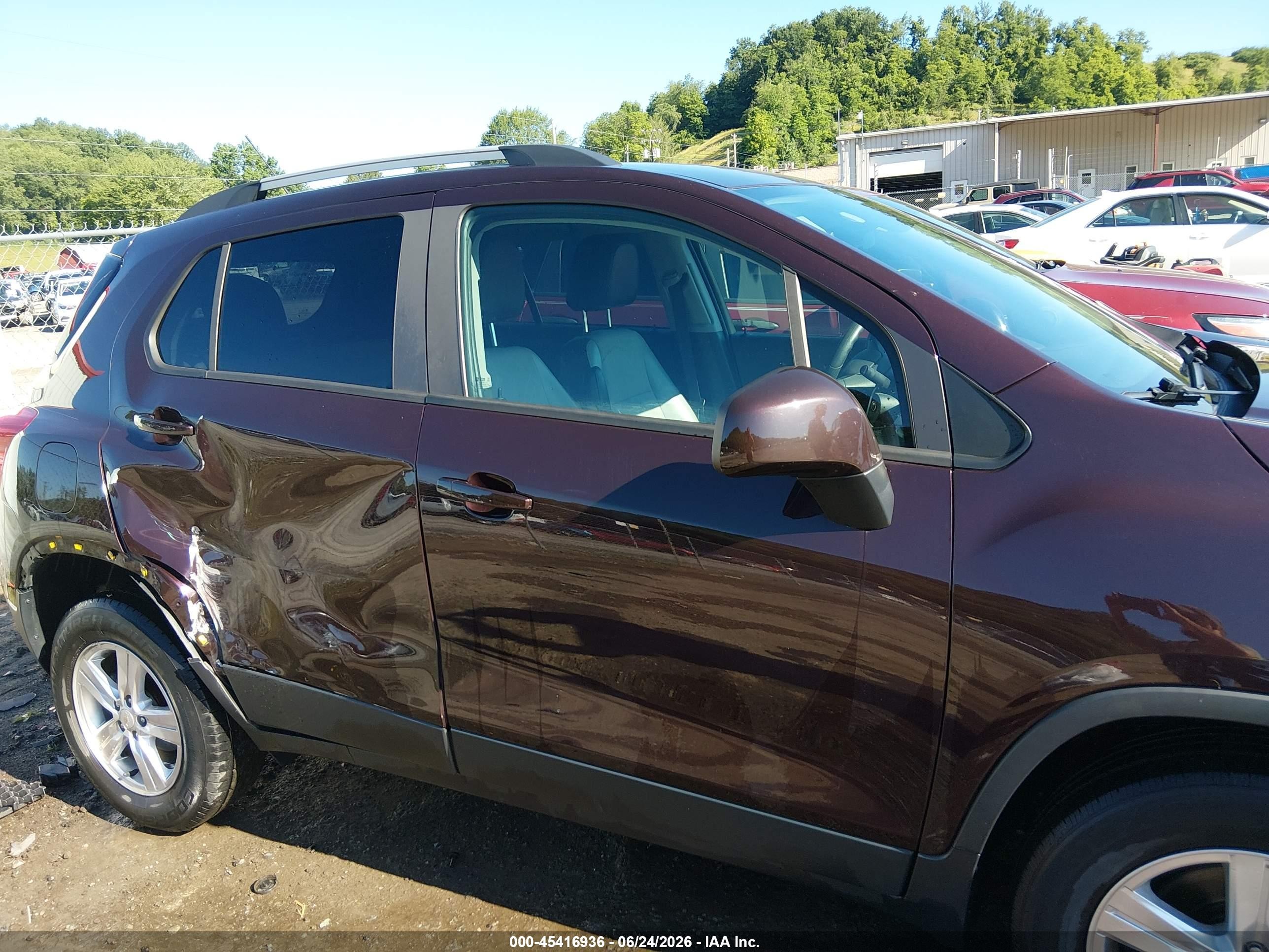2021 Chevrolet Trax Awd Lt Purple vin: KL7CJPSM9MB371149