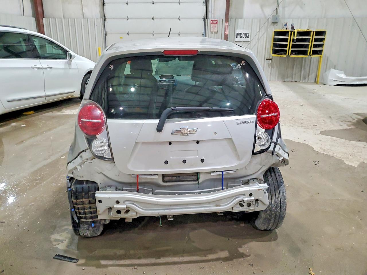 2015 Chevrolet Spark Ls Серебряный vin: KL8CA6S91FC712011
