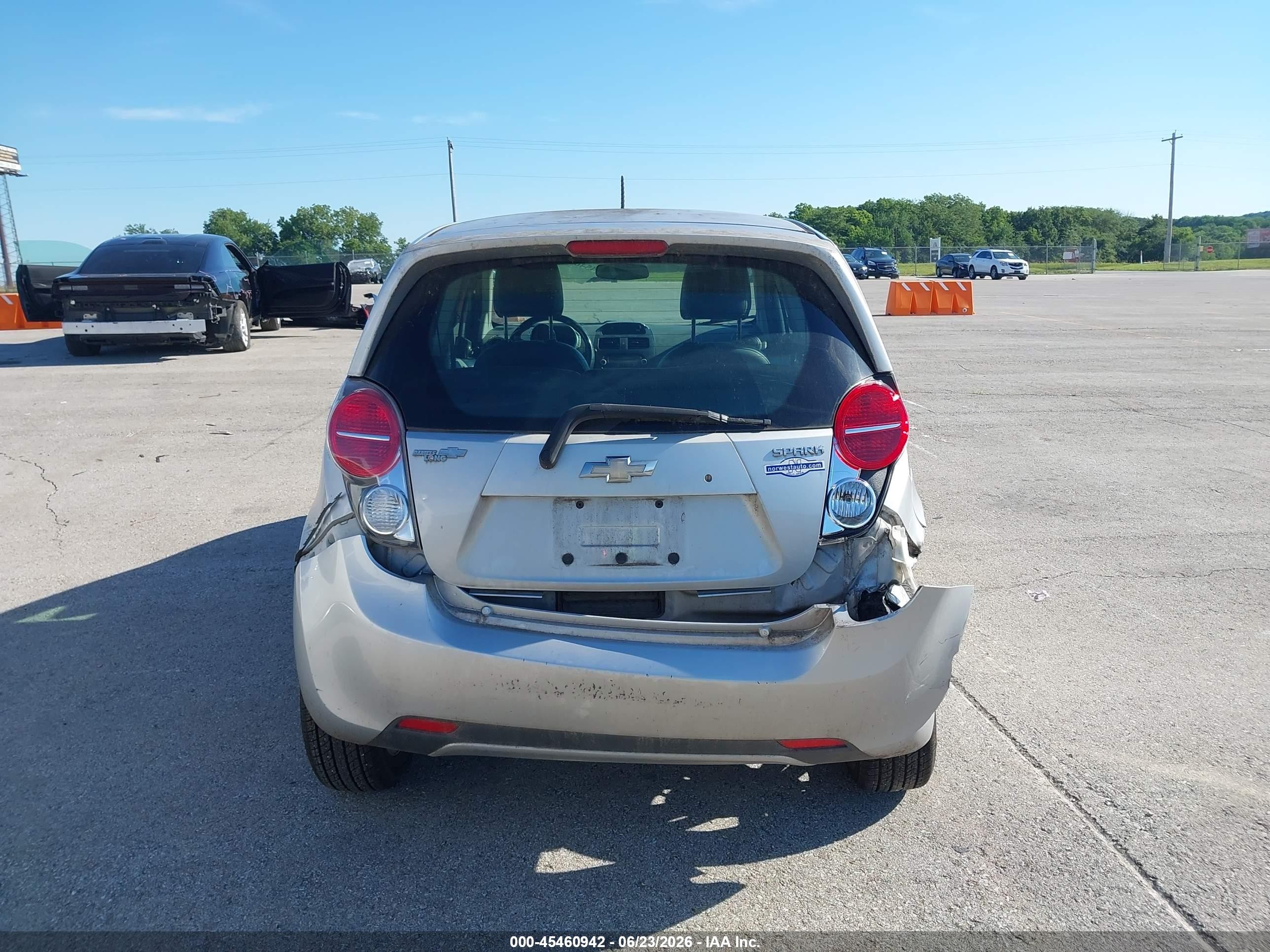 2015 Chevrolet Spark Ls Cvt Silver vin: KL8CB6S90FC797906
