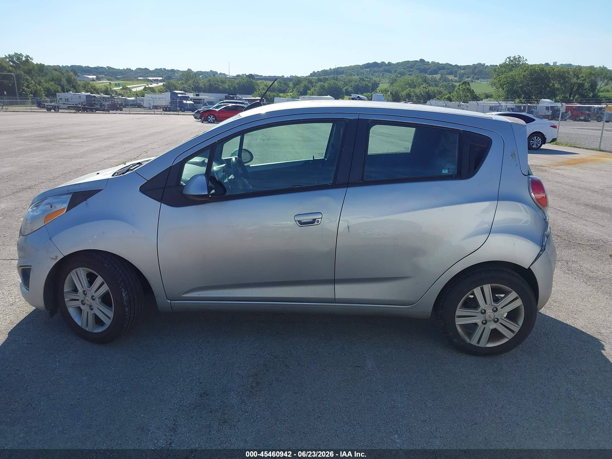 2015 Chevrolet Spark Ls Cvt Silver vin: KL8CB6S90FC797906